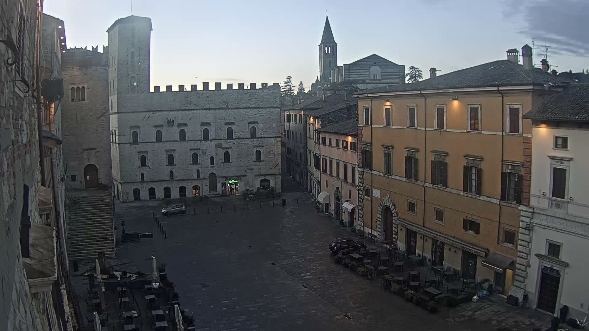 Todi, Piazza del Popolo Square Live Cam - Todi, Perugia, Umbria, Italia