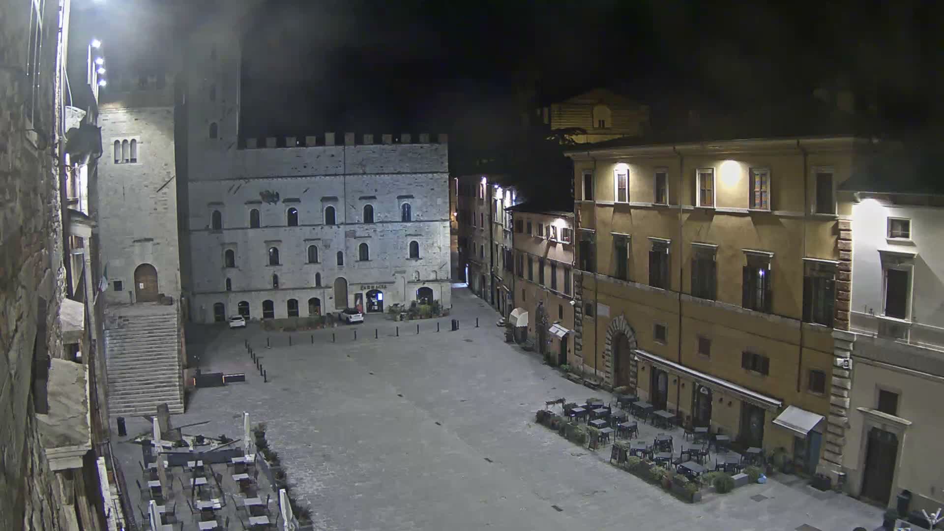 Todi, Piazza del Popolo Square Live Cam - Todi, Perugia, Umbria, Italia