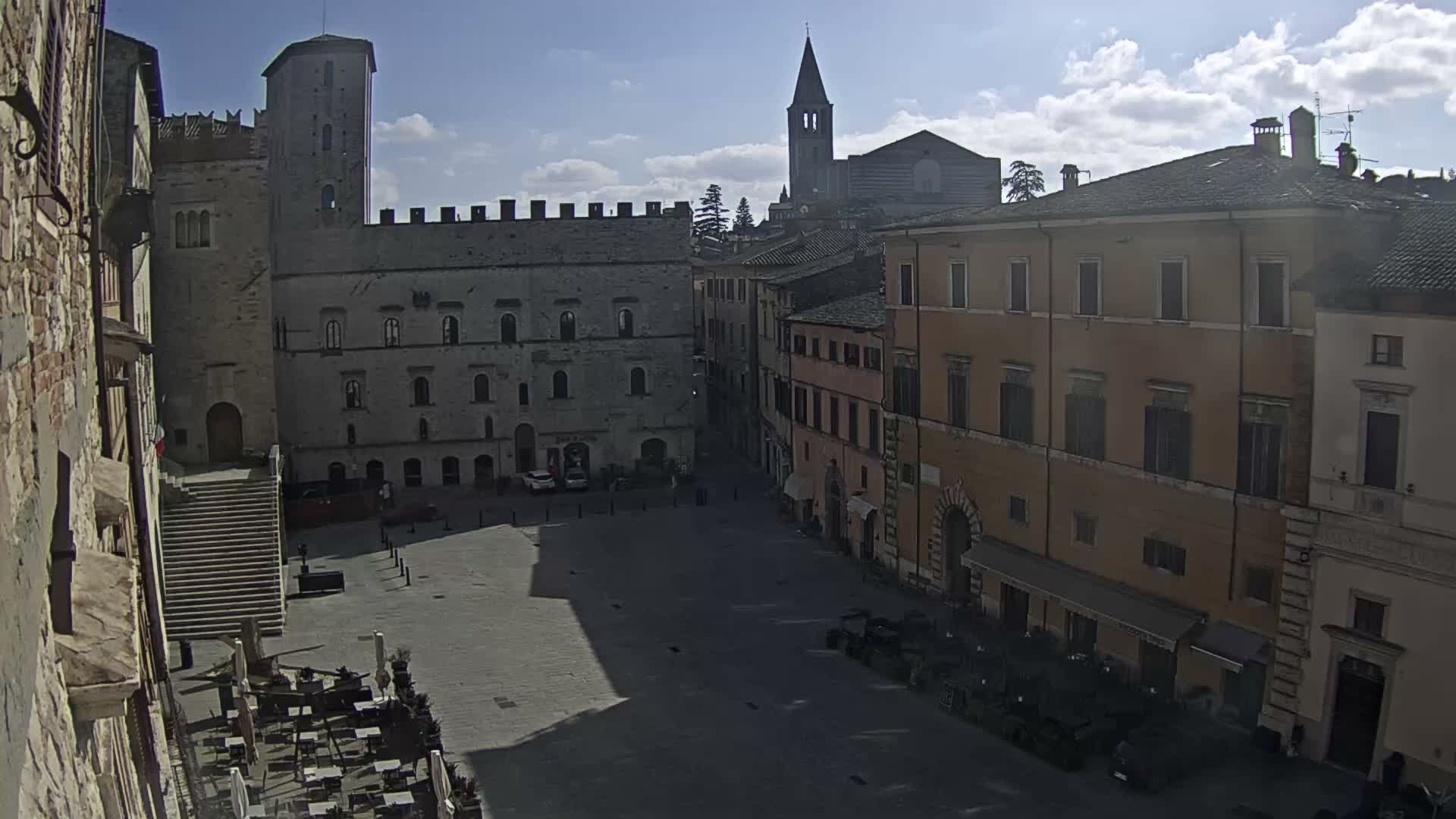 Todi, Piazza del Popolo Square Live Cam - Todi, Perugia, Umbria, Italia