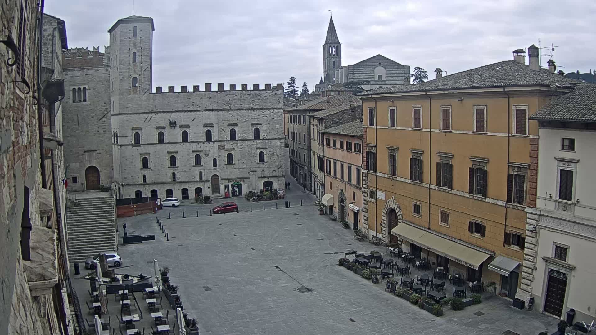 Todi, Piazza del Popolo Square Live Cam - Todi, Perugia, Umbria, Italia