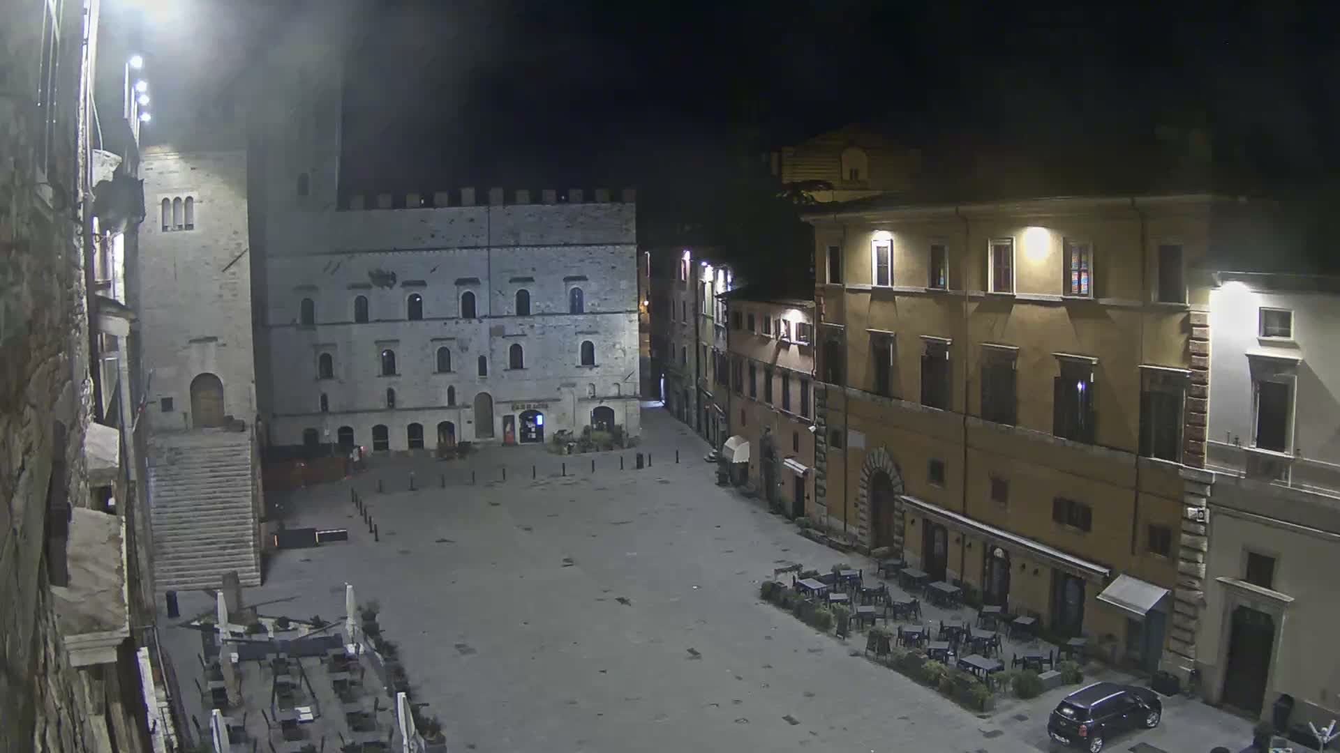 Todi, Piazza del Popolo Square Live Cam - Todi, Perugia, Umbria, Italia