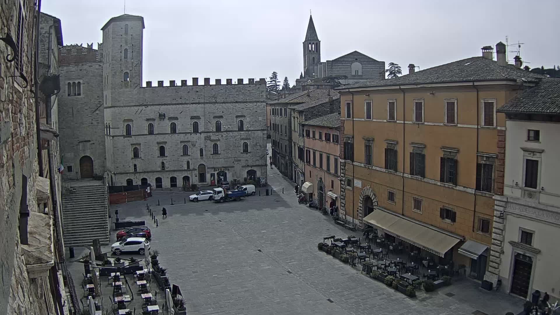 Todi, Piazza del Popolo Square Live Cam - Todi, Perugia, Umbria, Italia