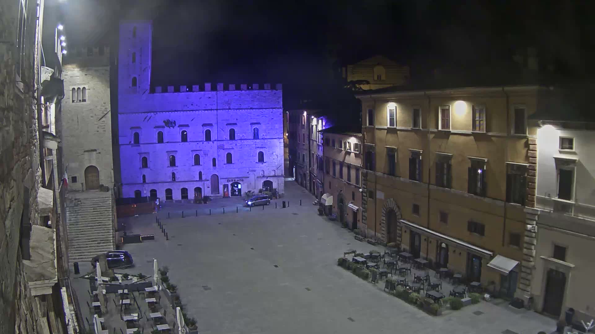 Todi, Piazza del Popolo Square Live Cam - Todi, Perugia, Umbria, Italia