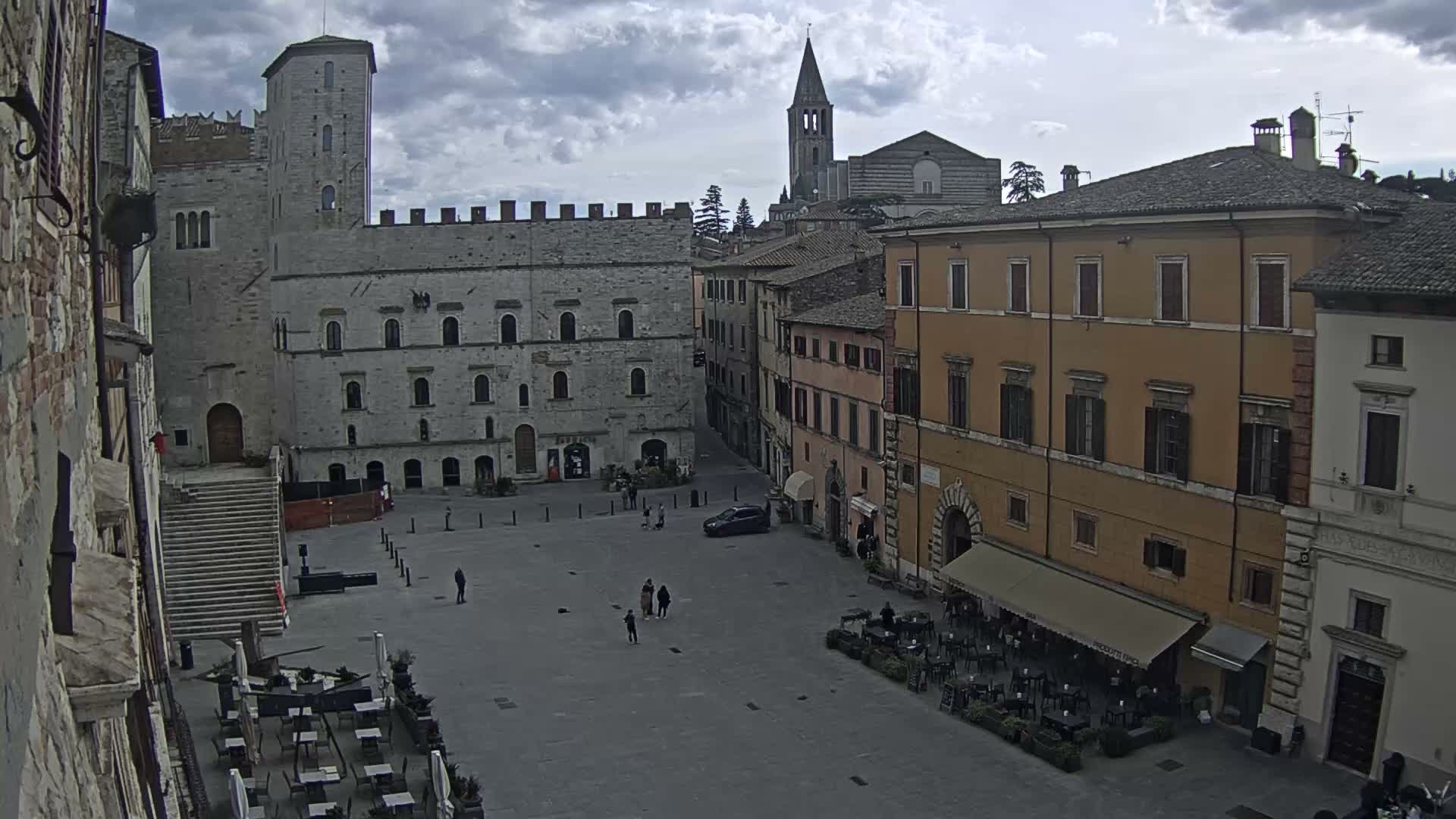 Todi, Piazza del Popolo Square Live Cam - Todi, Perugia, Umbria, Italia