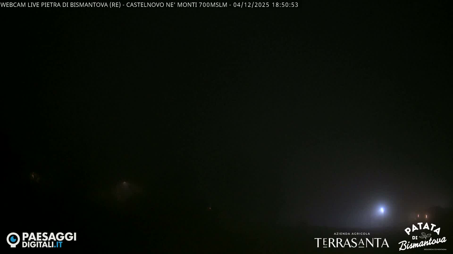  Pietra di Bismantova (Stone of Bismantova) Hill  & Castelnovo ne' Monti Comune Live Cam - Quarqua, Castelnovo ne' Monti, Reggia Emilia, Emilia-Romagna, Italy