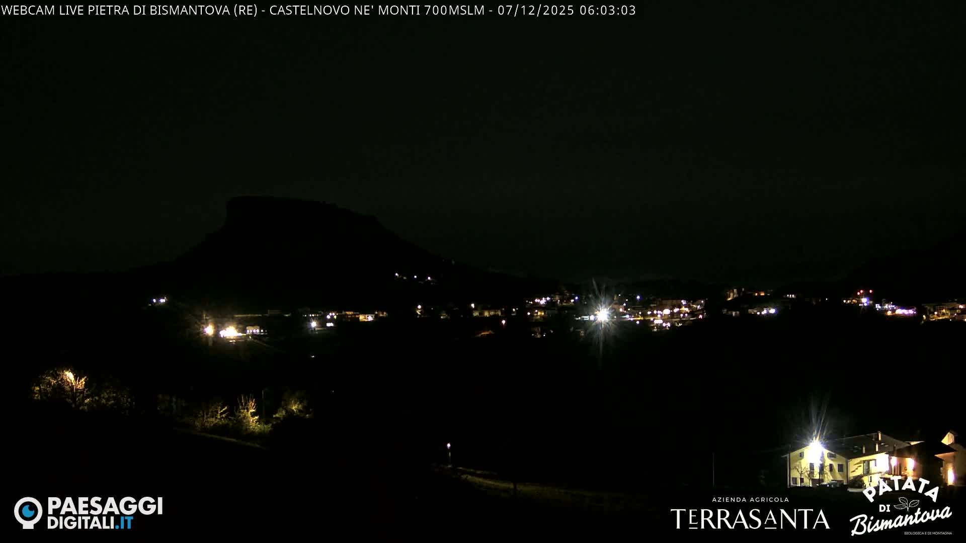  Pietra di Bismantova (Stone of Bismantova) Hill  & Castelnovo ne' Monti Comune Live Cam - Quarqua, Castelnovo ne' Monti, Reggia Emilia, Emilia-Romagna, Italy