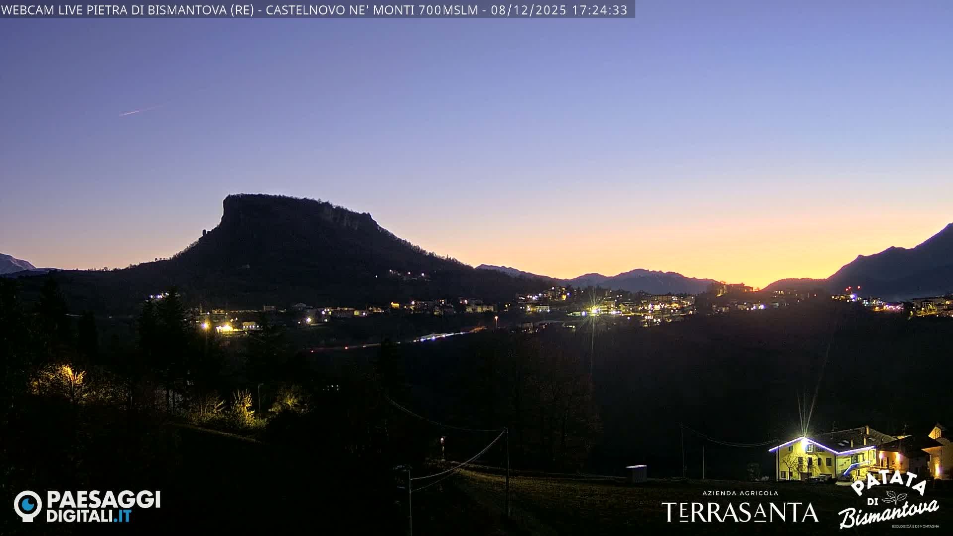  Pietra di Bismantova (Stone of Bismantova) Hill  & Castelnovo ne' Monti Comune Live Cam - Quarqua, Castelnovo ne' Monti, Reggia Emilia, Emilia-Romagna, Italy