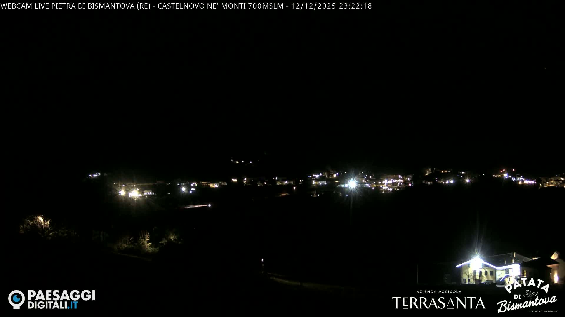  Pietra di Bismantova (Stone of Bismantova) Hill  & Castelnovo ne' Monti Comune Live Cam - Quarqua, Castelnovo ne' Monti, Reggia Emilia, Emilia-Romagna, Italy