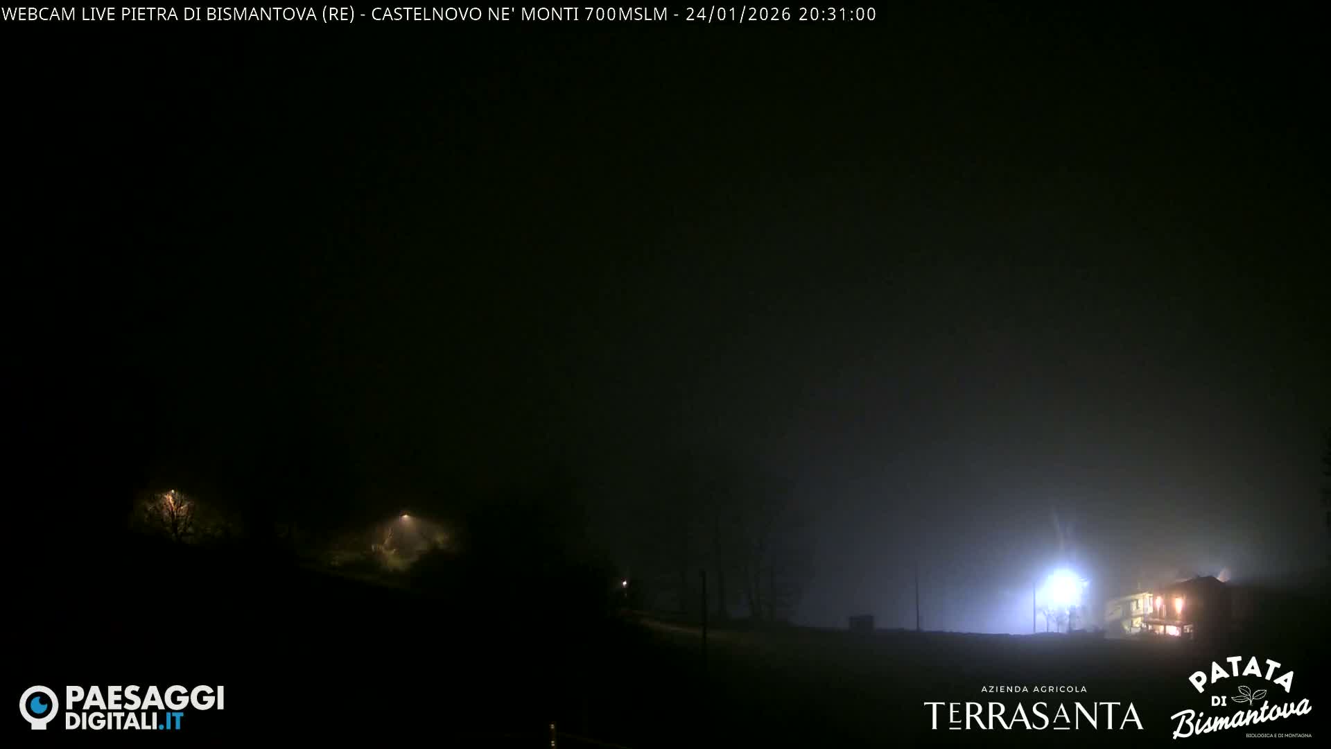  Pietra di Bismantova (Stone of Bismantova) Hill  & Castelnovo ne' Monti Comune Live Cam - Quarqua, Castelnovo ne' Monti, Reggia Emilia, Emilia-Romagna, Italy