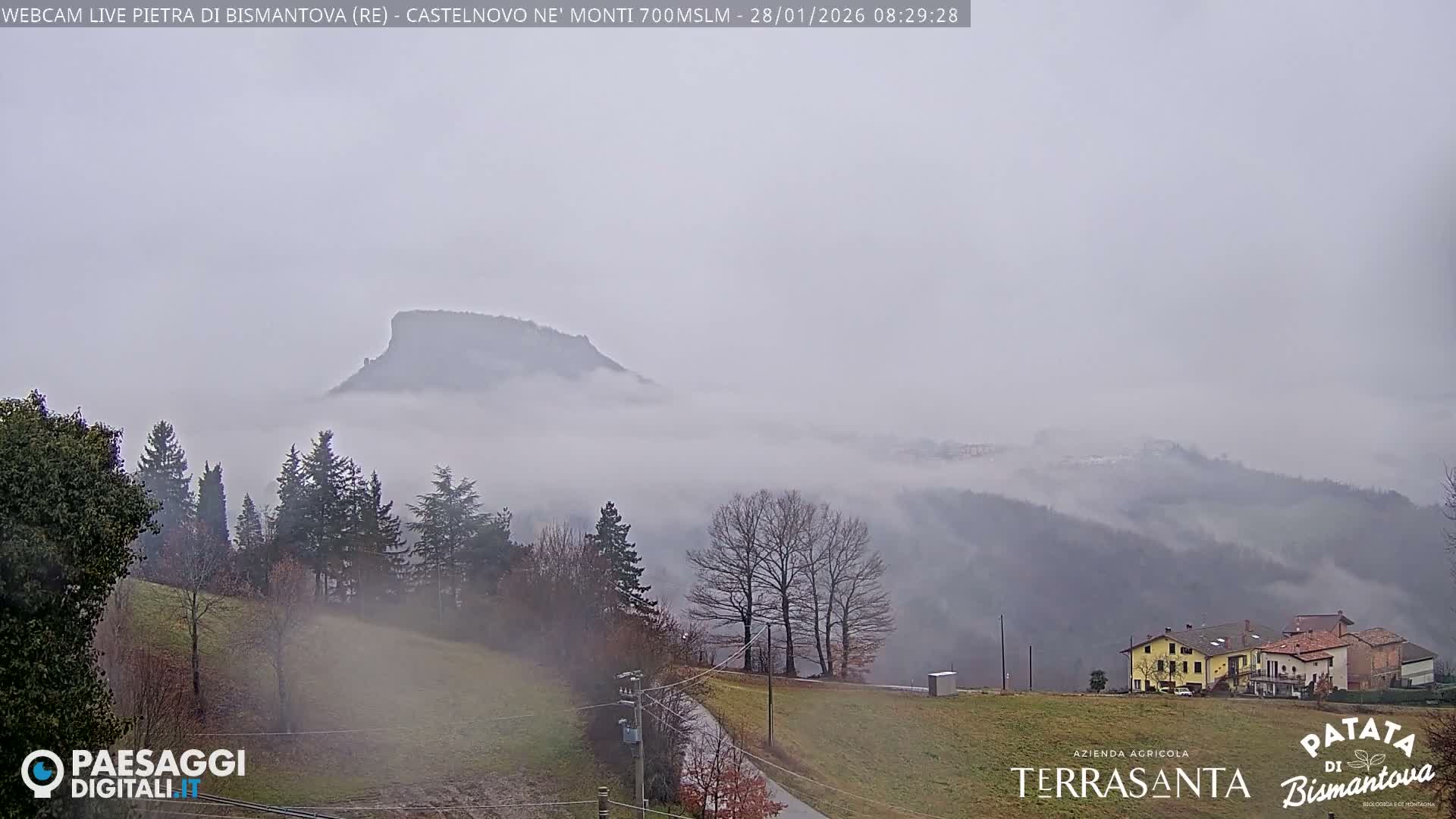  Pietra di Bismantova (Stone of Bismantova) Hill  & Castelnovo ne' Monti Comune Live Cam - Quarqua, Castelnovo ne' Monti, Reggia Emilia, Emilia-Romagna, Italy