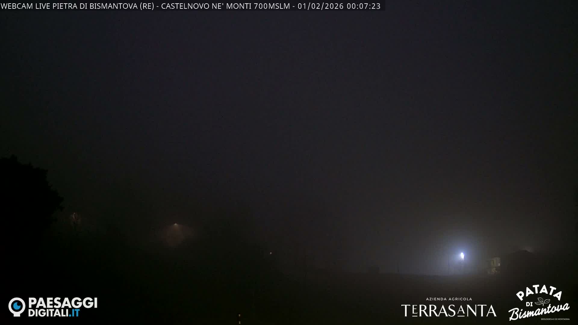  Pietra di Bismantova (Stone of Bismantova) Hill  & Castelnovo ne' Monti Comune Live Cam - Quarqua, Castelnovo ne' Monti, Reggia Emilia, Emilia-Romagna, Italy