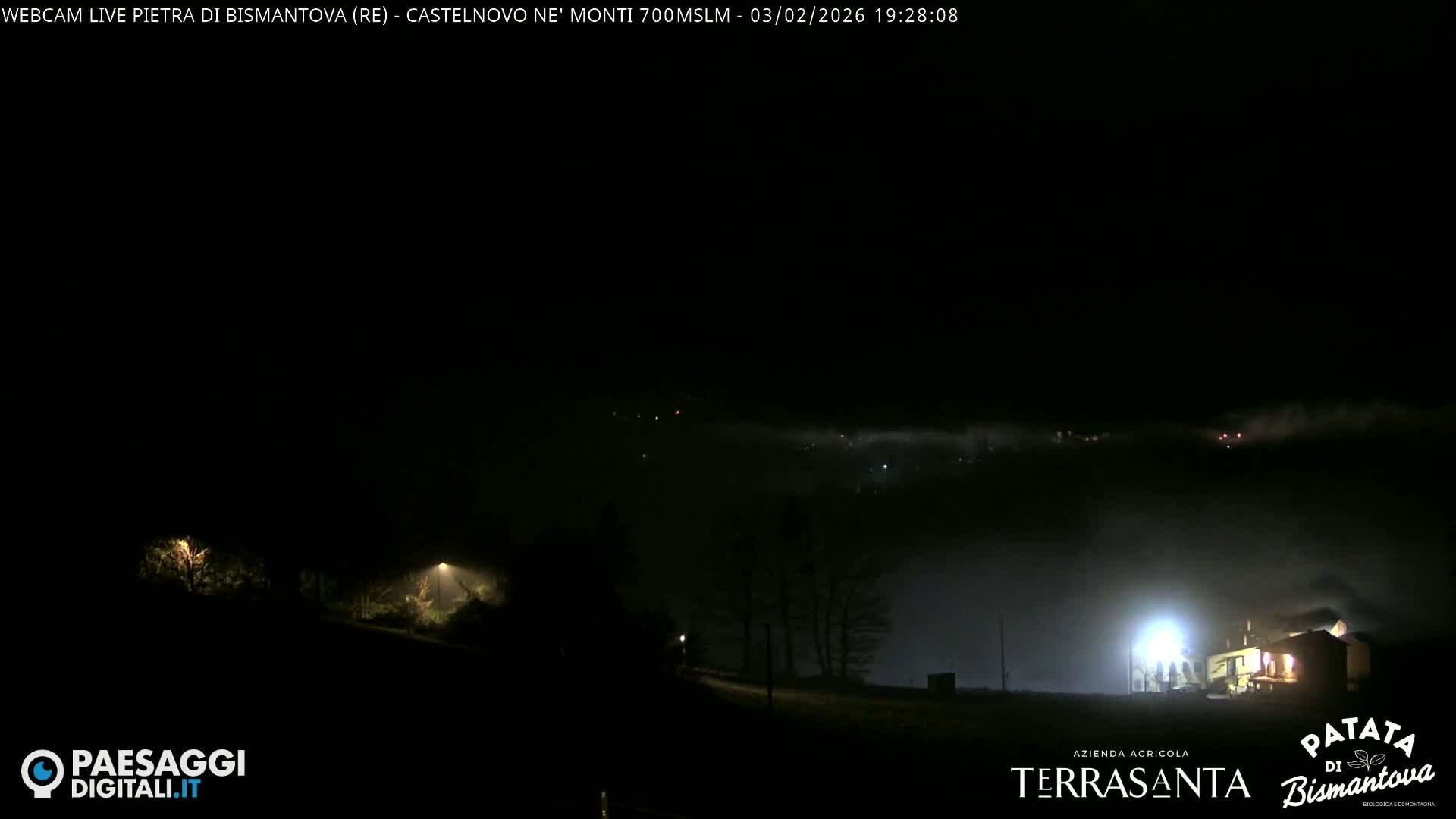  Pietra di Bismantova (Stone of Bismantova) Hill  & Castelnovo ne' Monti Comune Live Cam - Quarqua, Castelnovo ne' Monti, Reggia Emilia, Emilia-Romagna, Italy