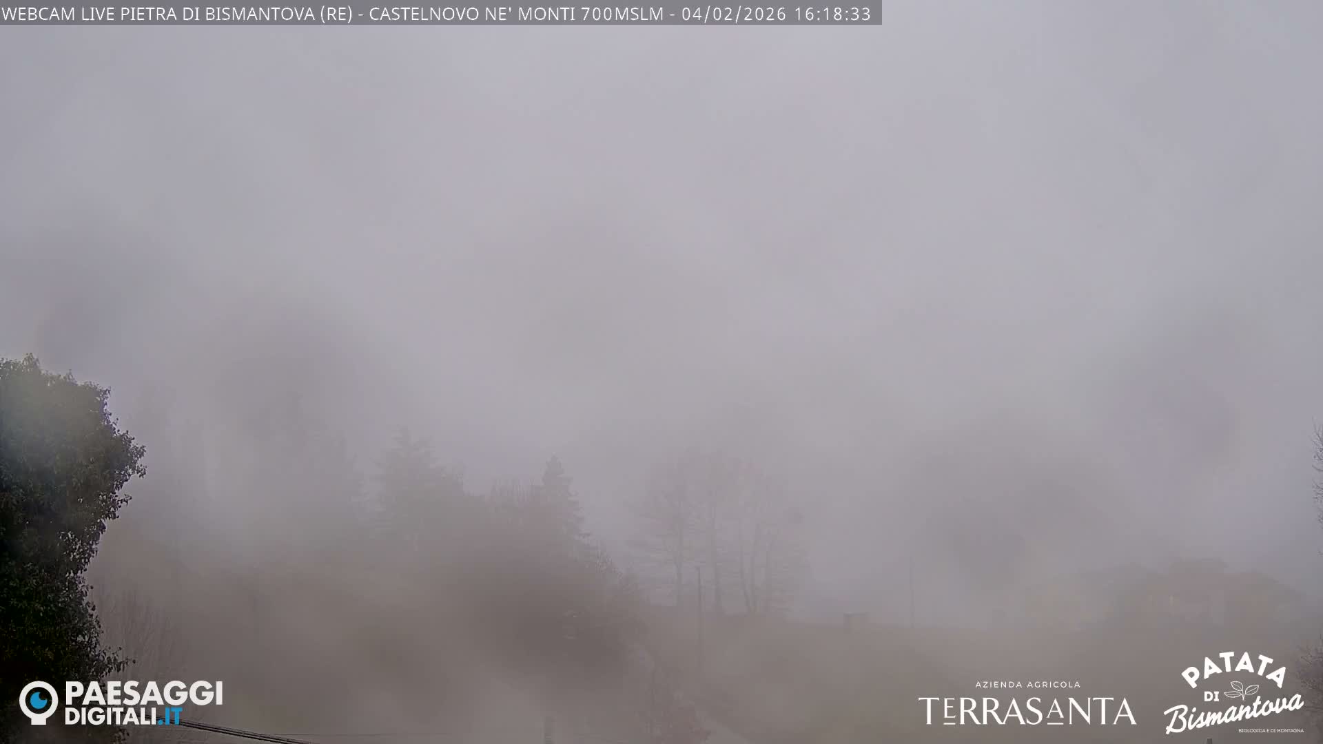  Pietra di Bismantova (Stone of Bismantova) Hill  & Castelnovo ne' Monti Comune Live Cam - Quarqua, Castelnovo ne' Monti, Reggia Emilia, Emilia-Romagna, Italy