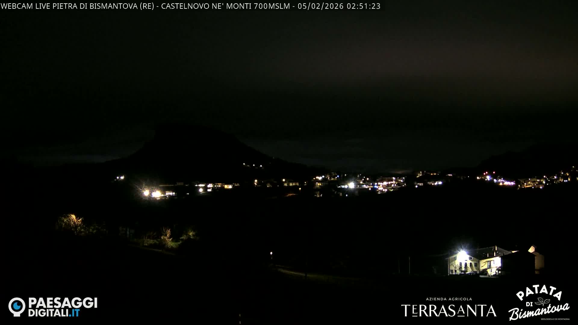  Pietra di Bismantova (Stone of Bismantova) Hill  & Castelnovo ne' Monti Comune Live Cam - Quarqua, Castelnovo ne' Monti, Reggia Emilia, Emilia-Romagna, Italy