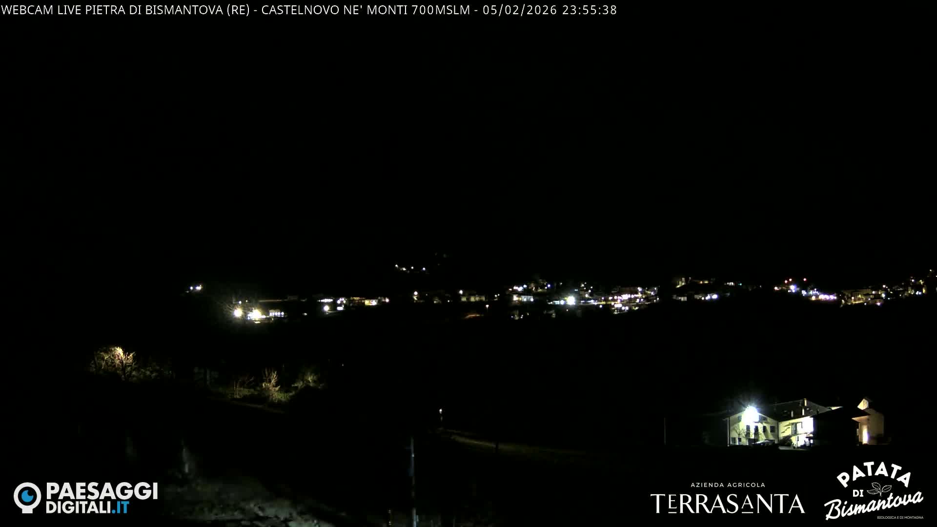  Pietra di Bismantova (Stone of Bismantova) Hill  & Castelnovo ne' Monti Comune Live Cam - Quarqua, Castelnovo ne' Monti, Reggia Emilia, Emilia-Romagna, Italy