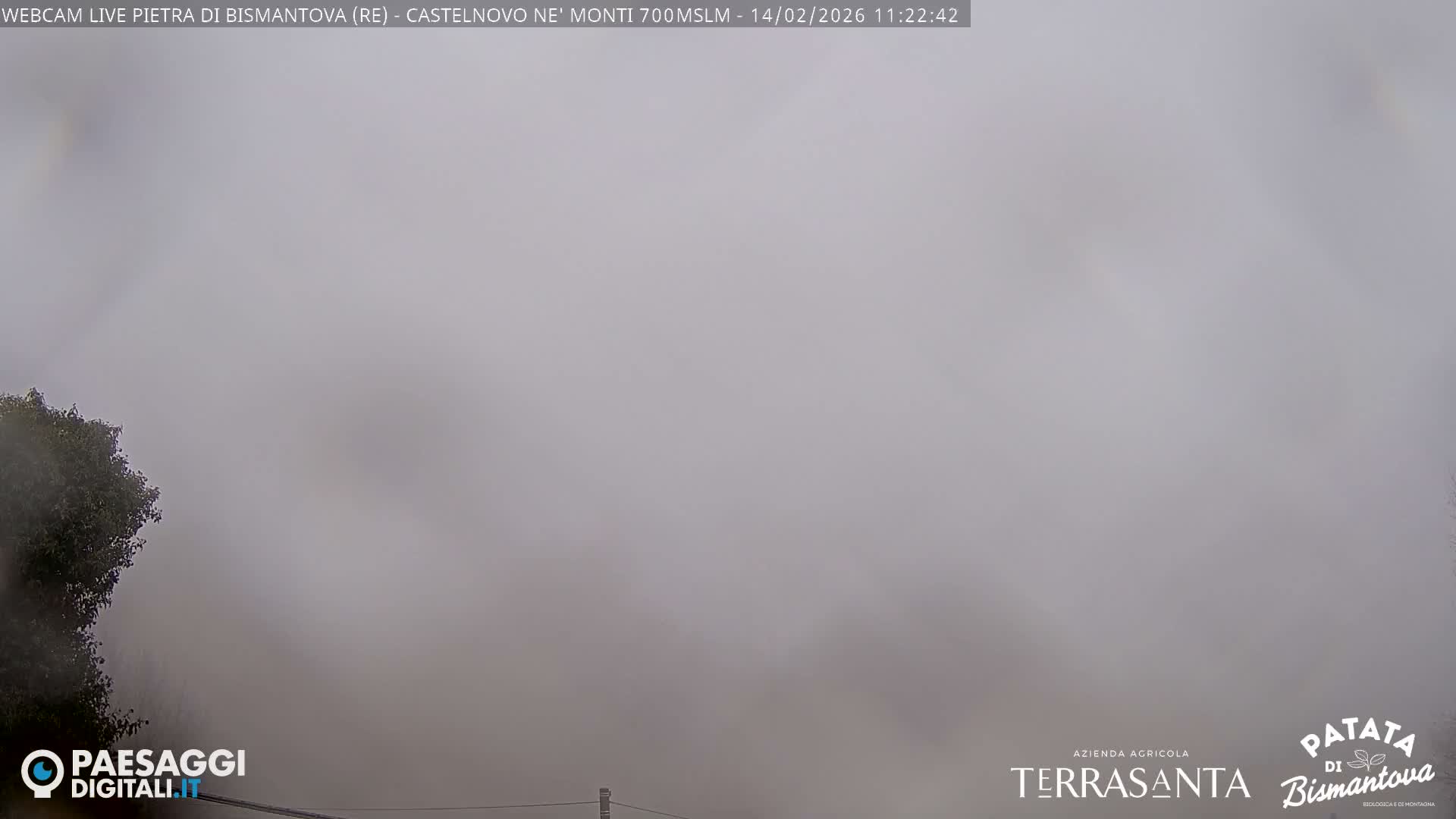  Pietra di Bismantova (Stone of Bismantova) Hill  & Castelnovo ne' Monti Comune Live Cam - Quarqua, Castelnovo ne' Monti, Reggia Emilia, Emilia-Romagna, Italy