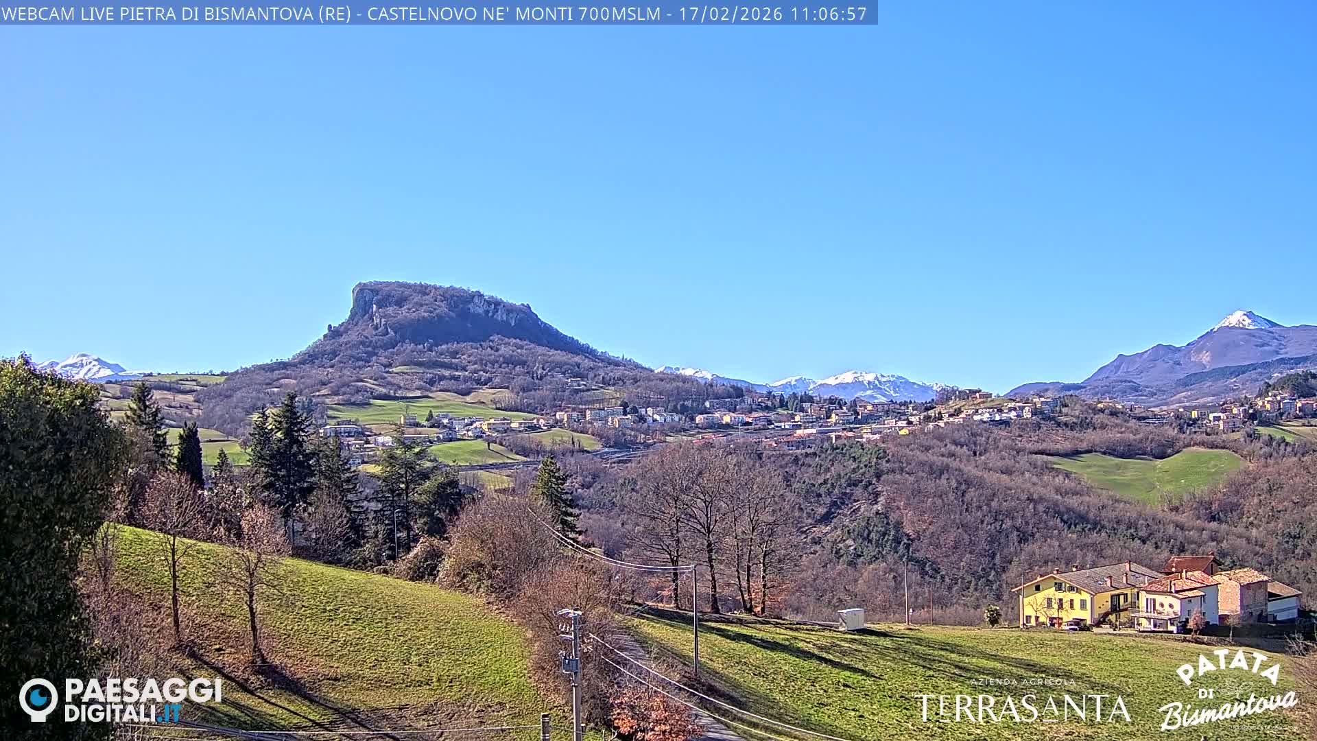  Pietra di Bismantova (Stone of Bismantova) Hill  & Castelnovo ne' Monti Comune Live Cam - Quarqua, Castelnovo ne' Monti, Reggia Emilia, Emilia-Romagna, Italy