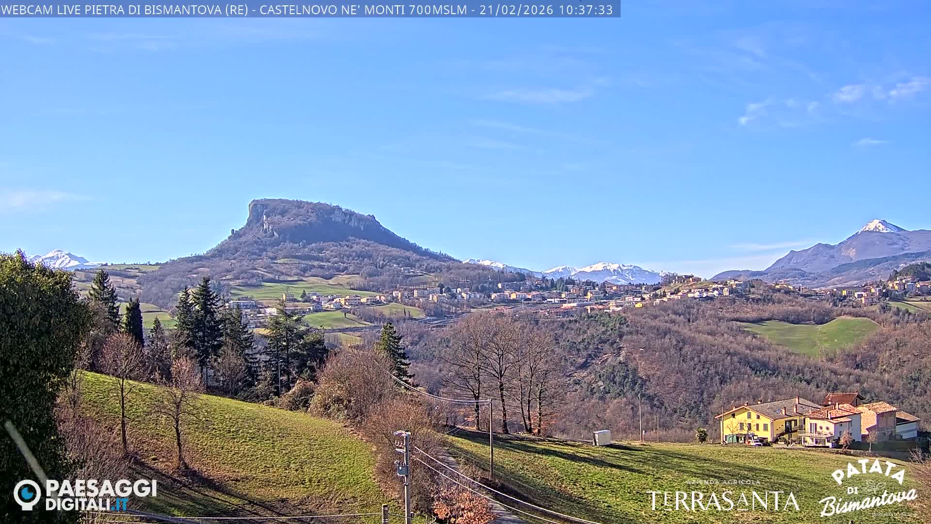  Pietra di Bismantova (Stone of Bismantova) Hill  & Castelnovo ne' Monti Comune Live Cam - Quarqua, Castelnovo ne' Monti, Reggia Emilia, Emilia-Romagna, Italy