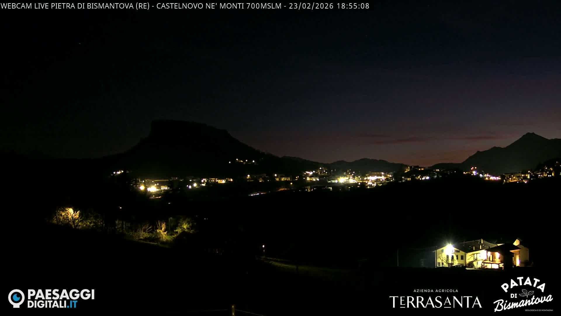  Pietra di Bismantova (Stone of Bismantova) Hill  & Castelnovo ne' Monti Comune Live Cam - Quarqua, Castelnovo ne' Monti, Reggia Emilia, Emilia-Romagna, Italy