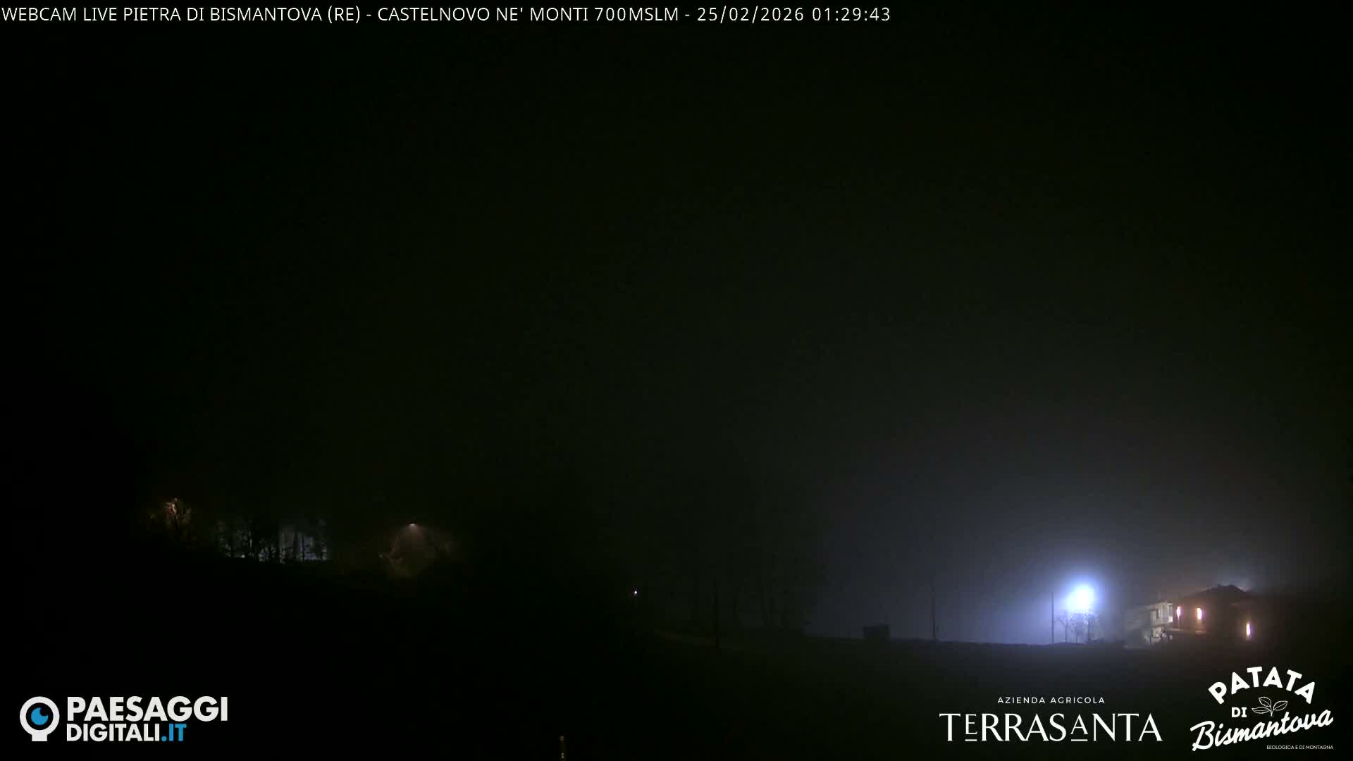  Pietra di Bismantova (Stone of Bismantova) Hill  & Castelnovo ne' Monti Comune Live Cam - Quarqua, Castelnovo ne' Monti, Reggia Emilia, Emilia-Romagna, Italy