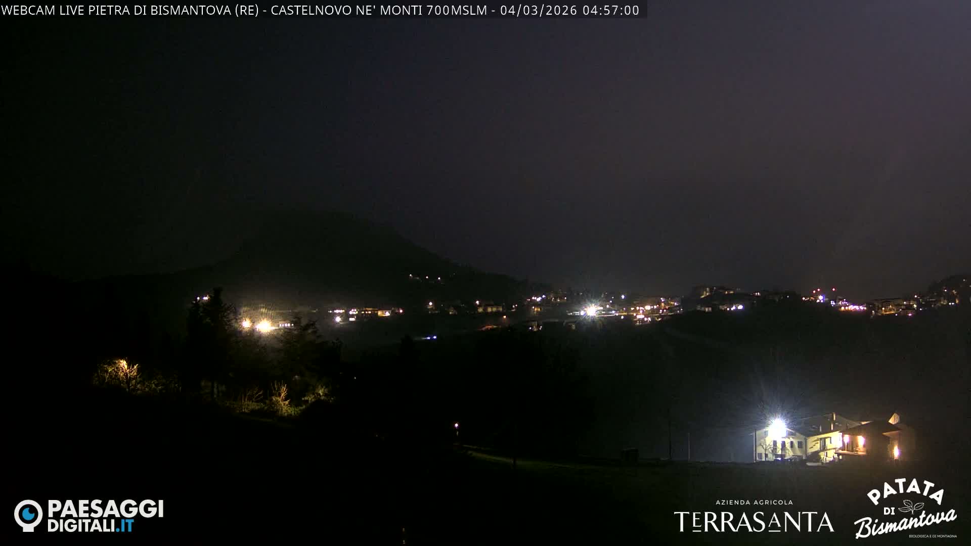 Pietra di Bismantova (Stone of Bismantova) Hill  & Castelnovo ne' Monti Comune Live Cam - Quarqua, Castelnovo ne' Monti, Reggia Emilia, Emilia-Romagna, Italy