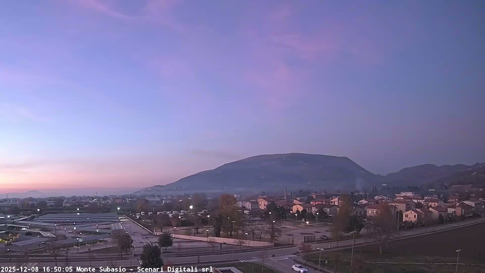 Strada Monte Subasio Mount View & Foligno City Skyline Live Cam - Foligno, Perugia, Umbria, Italy