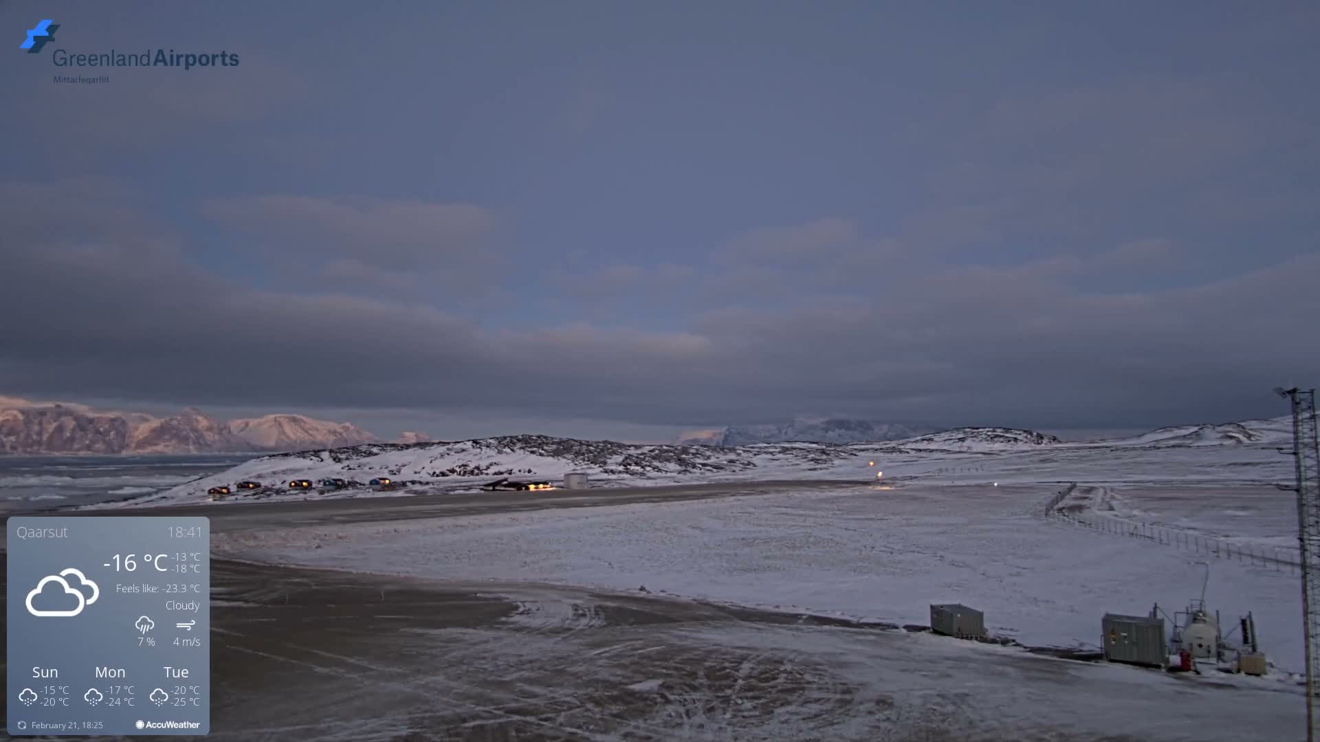 Qaarsut Airport (Mittarfik Qaarsut) East Towards View Live Cam JQA / BGUQ  - Qaarsut, Avannaata, Greenland, Denmark