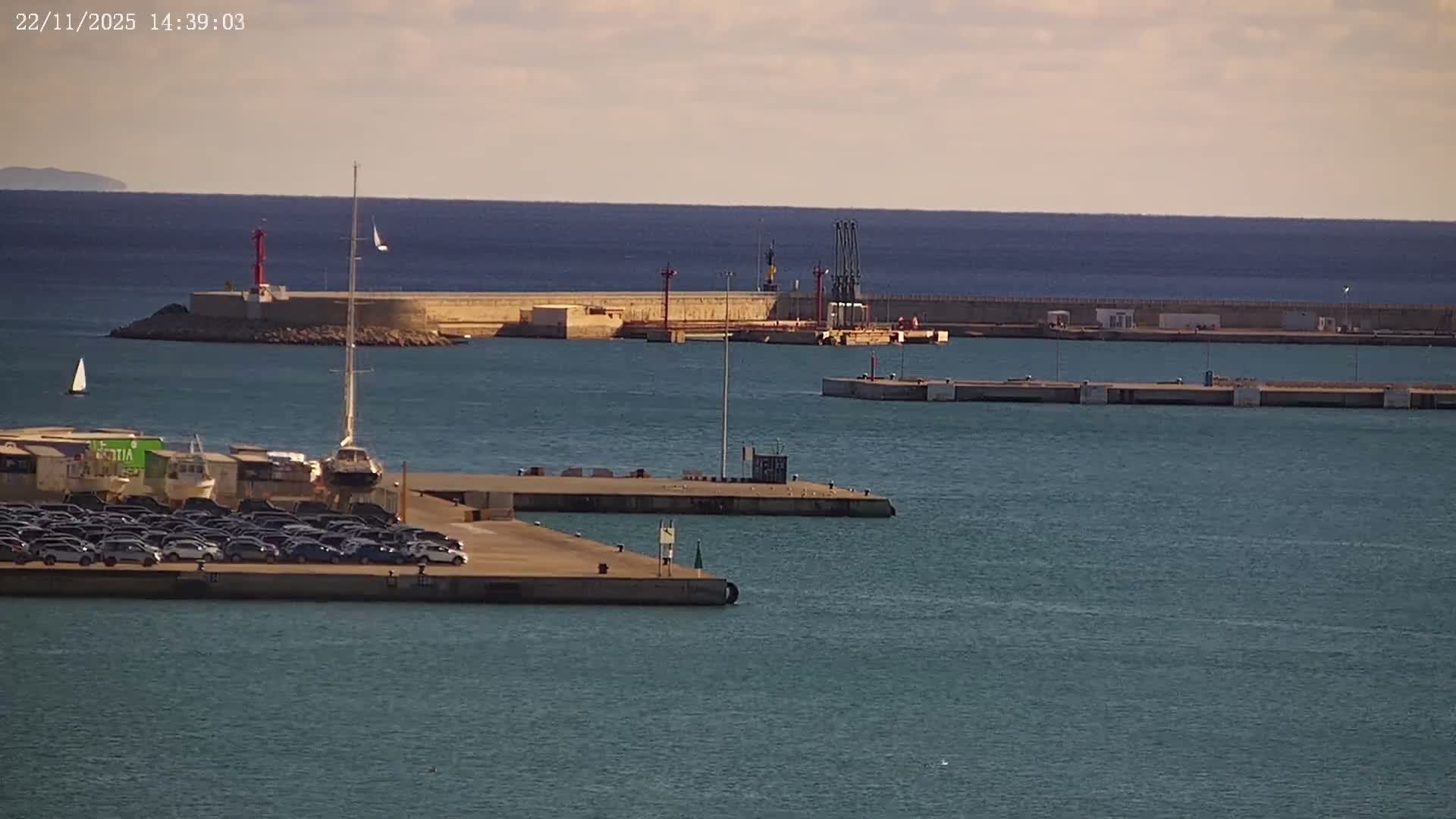 Palma de Mallorca, Paseo Maritimo (Av. de Gabriel Roca) & Marina Port de Mallorca Live Cam -Son Armadams, Ponent Discrict, Palma de Mallorca, Balearic Island, Spain