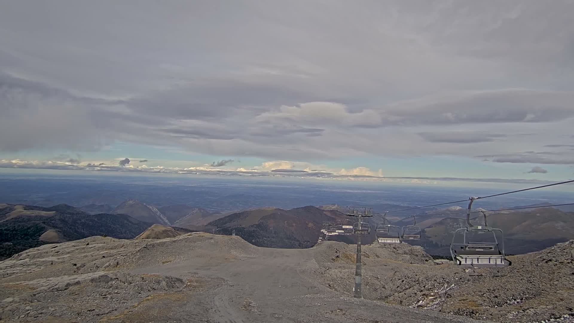 Arette La Pierre-Saint-Martin Summit Ski Slope & France - Spain Border Live Cam - Arette, Pyrenees-Atlantiques, Nouvelle-Aquitaine, France
