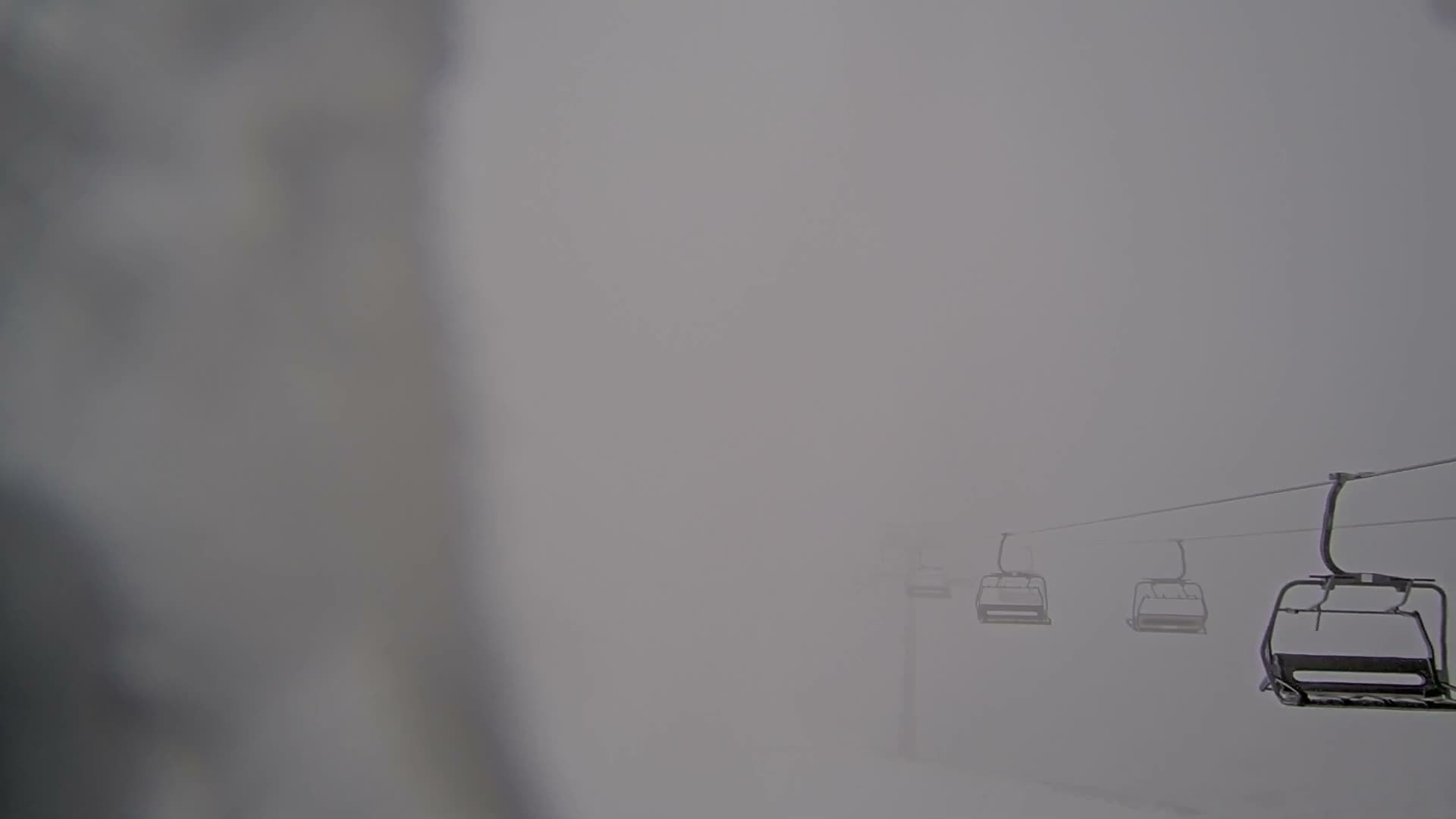 Arette La Pierre-Saint-Martin Summit Ski Slope & France - Spain Border Live Cam - Arette, Pyrenees-Atlantiques, Nouvelle-Aquitaine, France