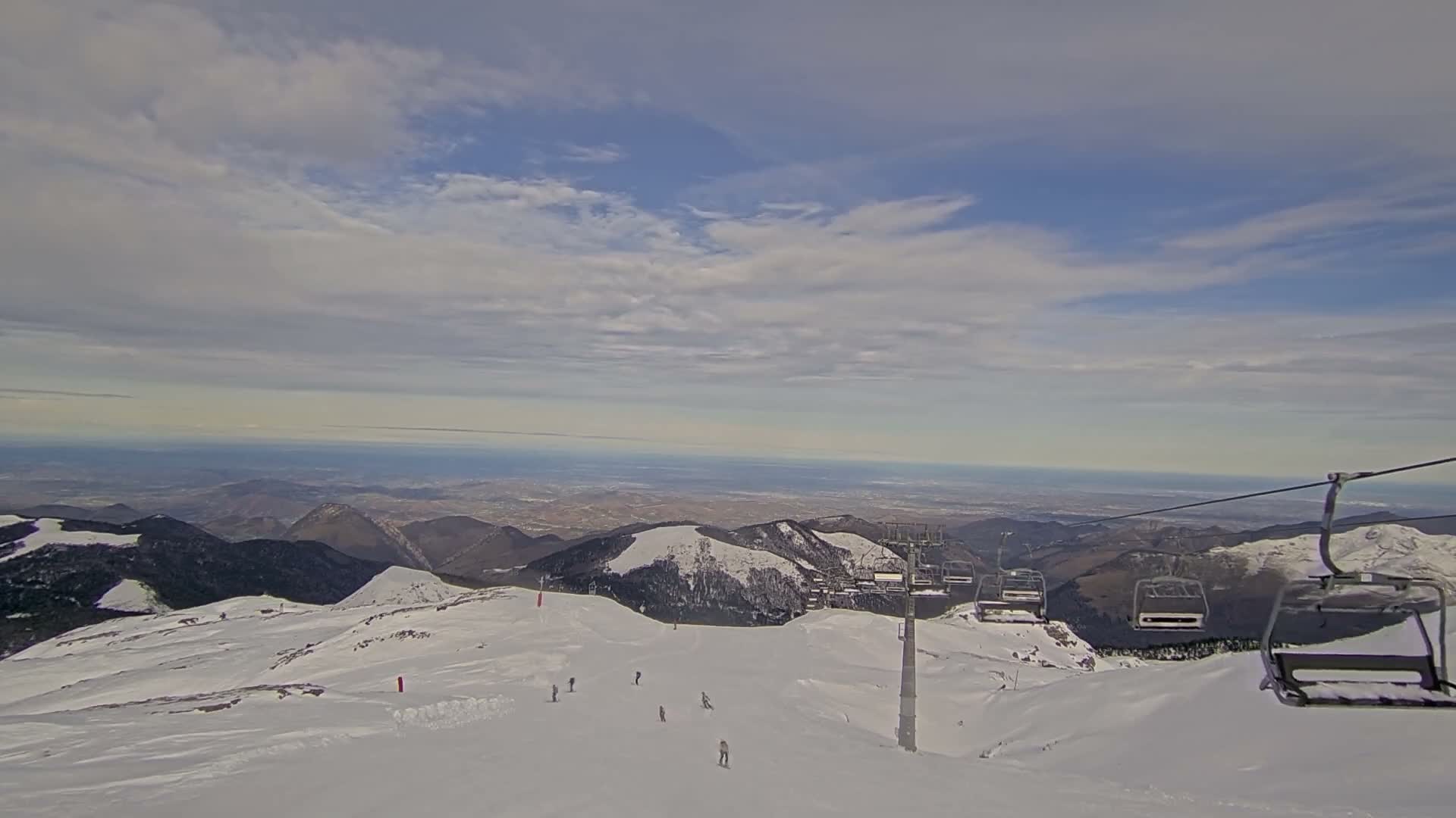 Arette La Pierre-Saint-Martin Summit Ski Slope & France - Spain Border Live Cam - Arette, Pyrenees-Atlantiques, Nouvelle-Aquitaine, France