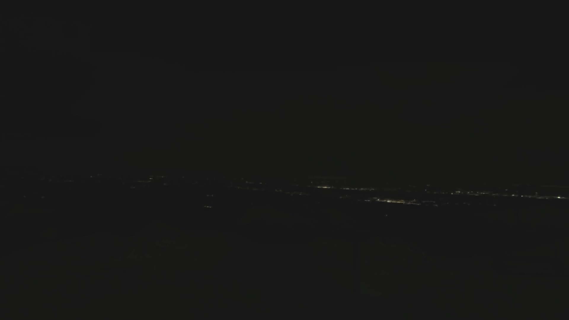 Arette La Pierre-Saint-Martin Summit Ski Slope & France - Spain Border Live Cam - Arette, Pyrenees-Atlantiques, Nouvelle-Aquitaine, France