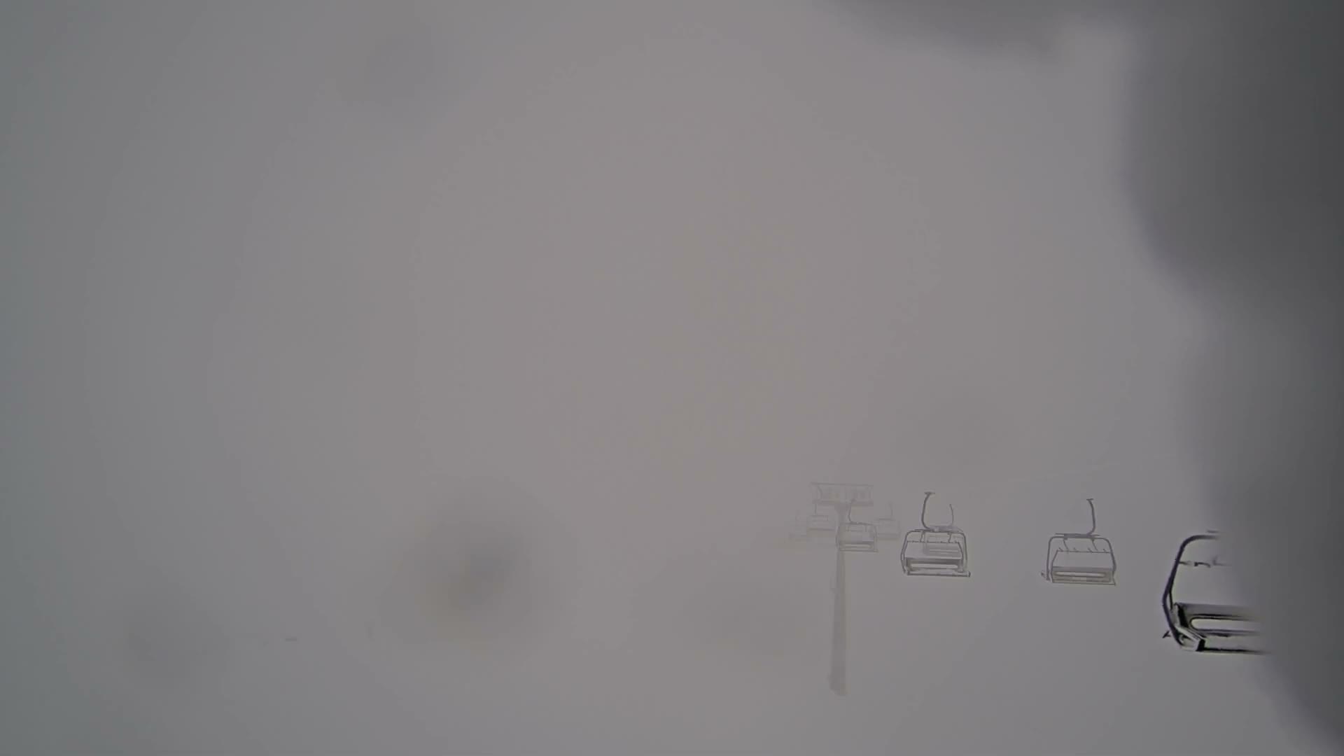 Arette La Pierre-Saint-Martin Summit Ski Slope & France - Spain Border Live Cam - Arette, Pyrenees-Atlantiques, Nouvelle-Aquitaine, France