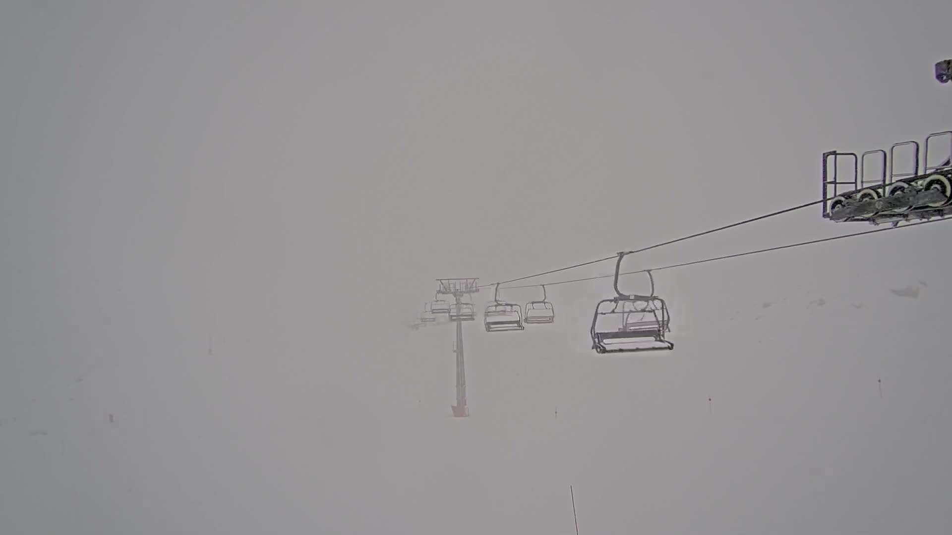Arette La Pierre-Saint-Martin Summit Ski Slope & France - Spain Border Live Cam - Arette, Pyrenees-Atlantiques, Nouvelle-Aquitaine, France