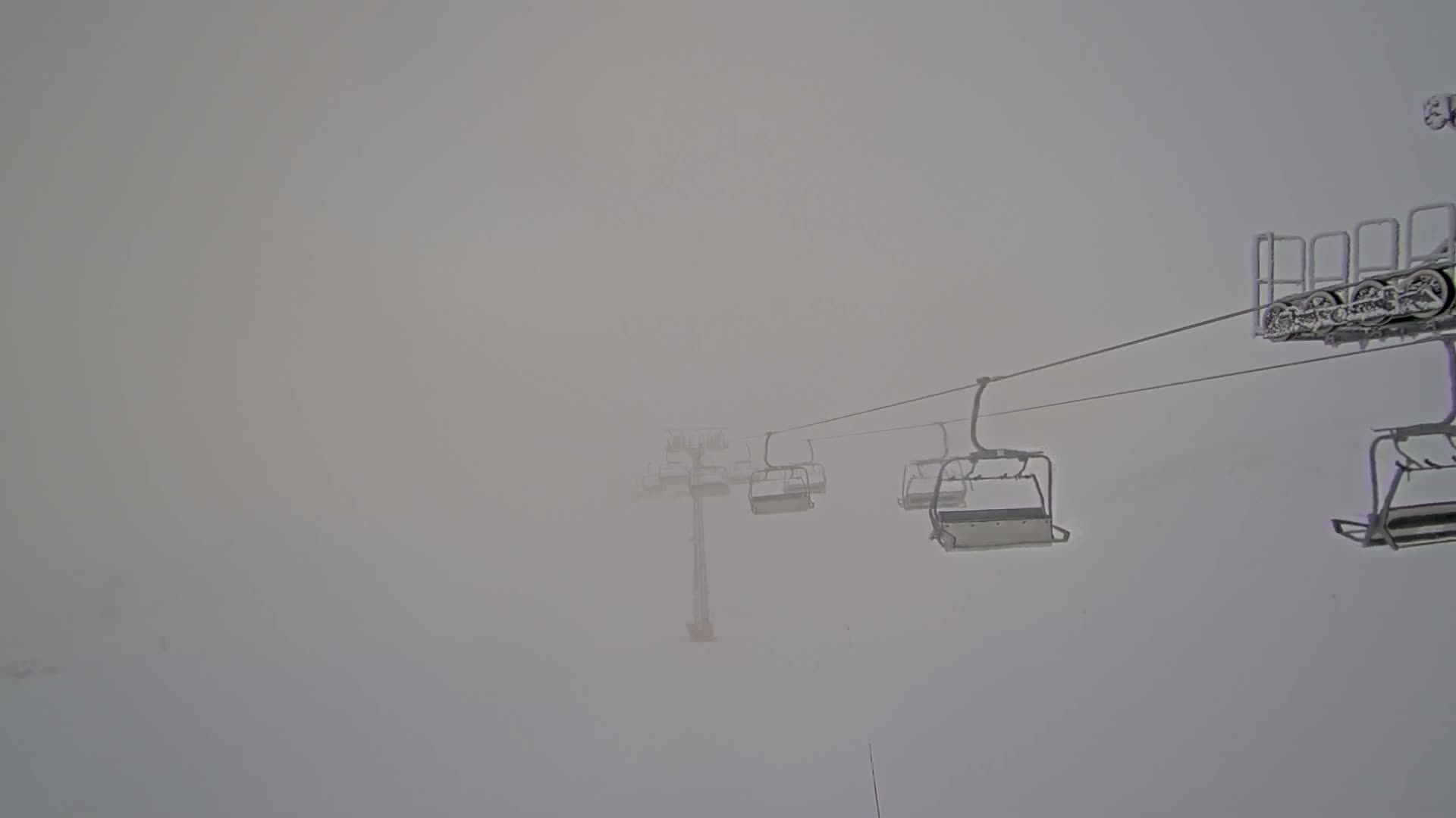 Arette La Pierre-Saint-Martin Summit Ski Slope & France - Spain Border Live Cam - Arette, Pyrenees-Atlantiques, Nouvelle-Aquitaine, France