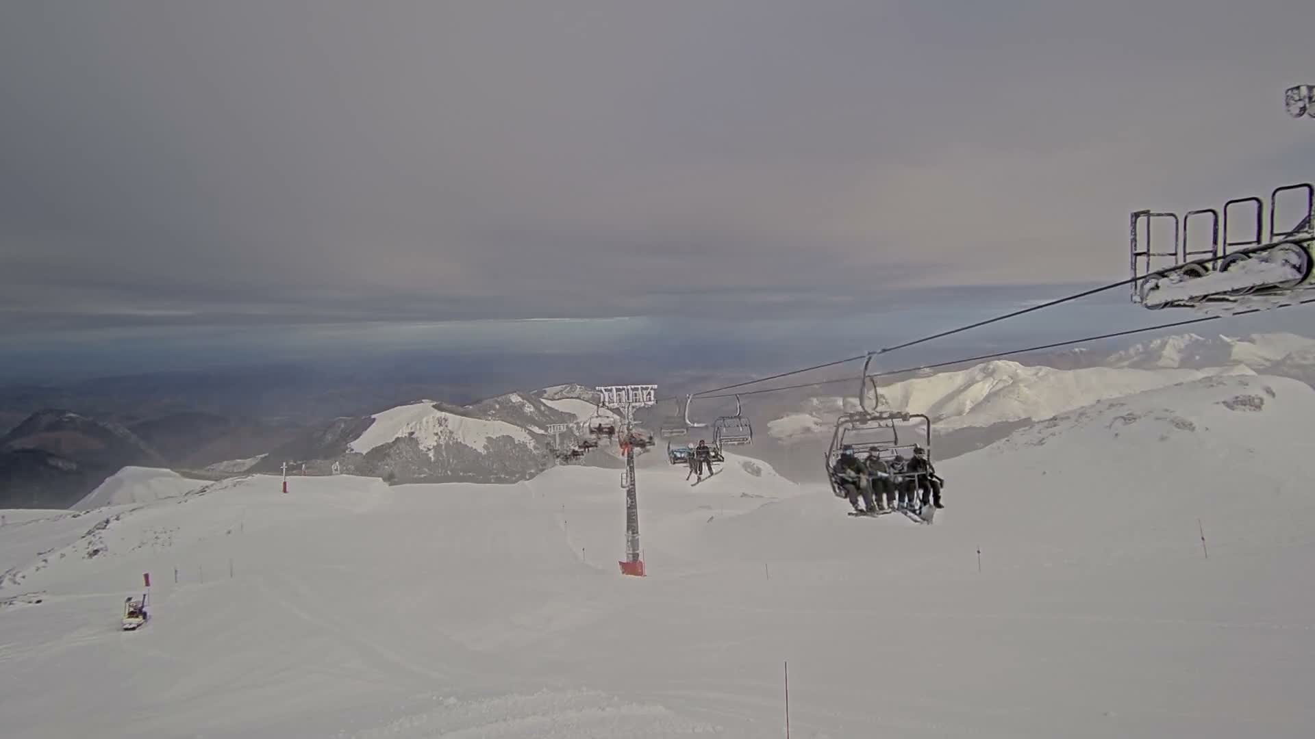 Arette La Pierre-Saint-Martin Summit Ski Slope & France - Spain Border Live Cam - Arette, Pyrenees-Atlantiques, Nouvelle-Aquitaine, France