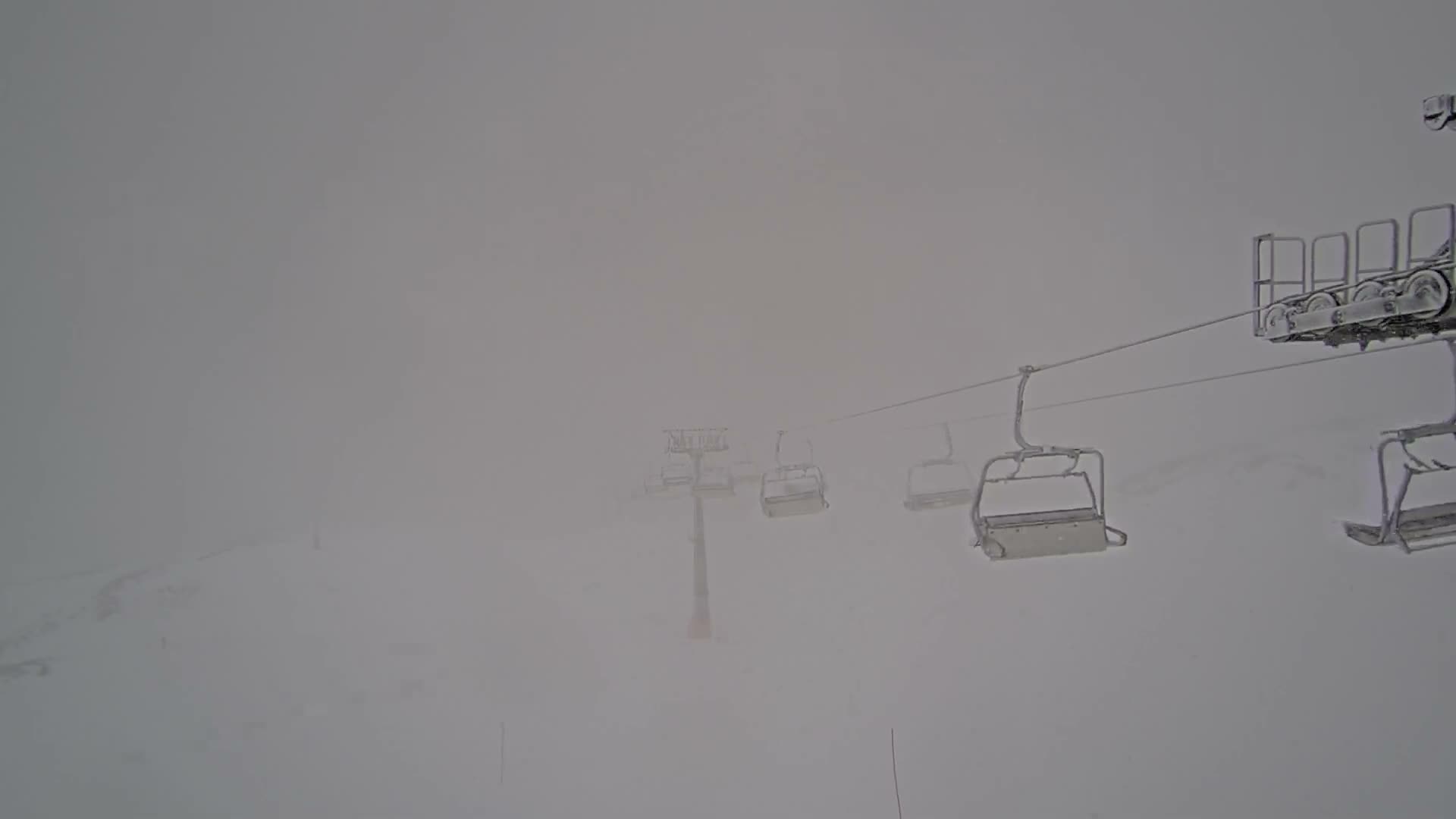 Arette La Pierre-Saint-Martin Summit Ski Slope & France - Spain Border Live Cam - Arette, Pyrenees-Atlantiques, Nouvelle-Aquitaine, France