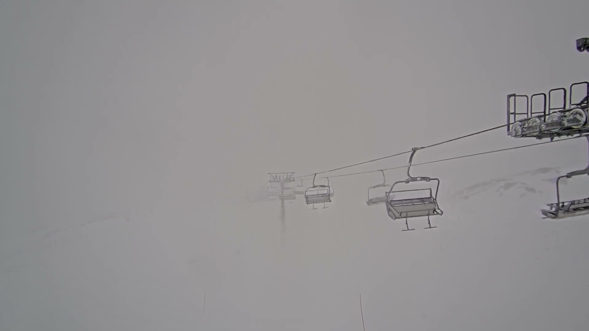 Arette La Pierre-Saint-Martin Summit Ski Slope & France - Spain Border Live Cam - Arette, Pyrenees-Atlantiques, Nouvelle-Aquitaine, France