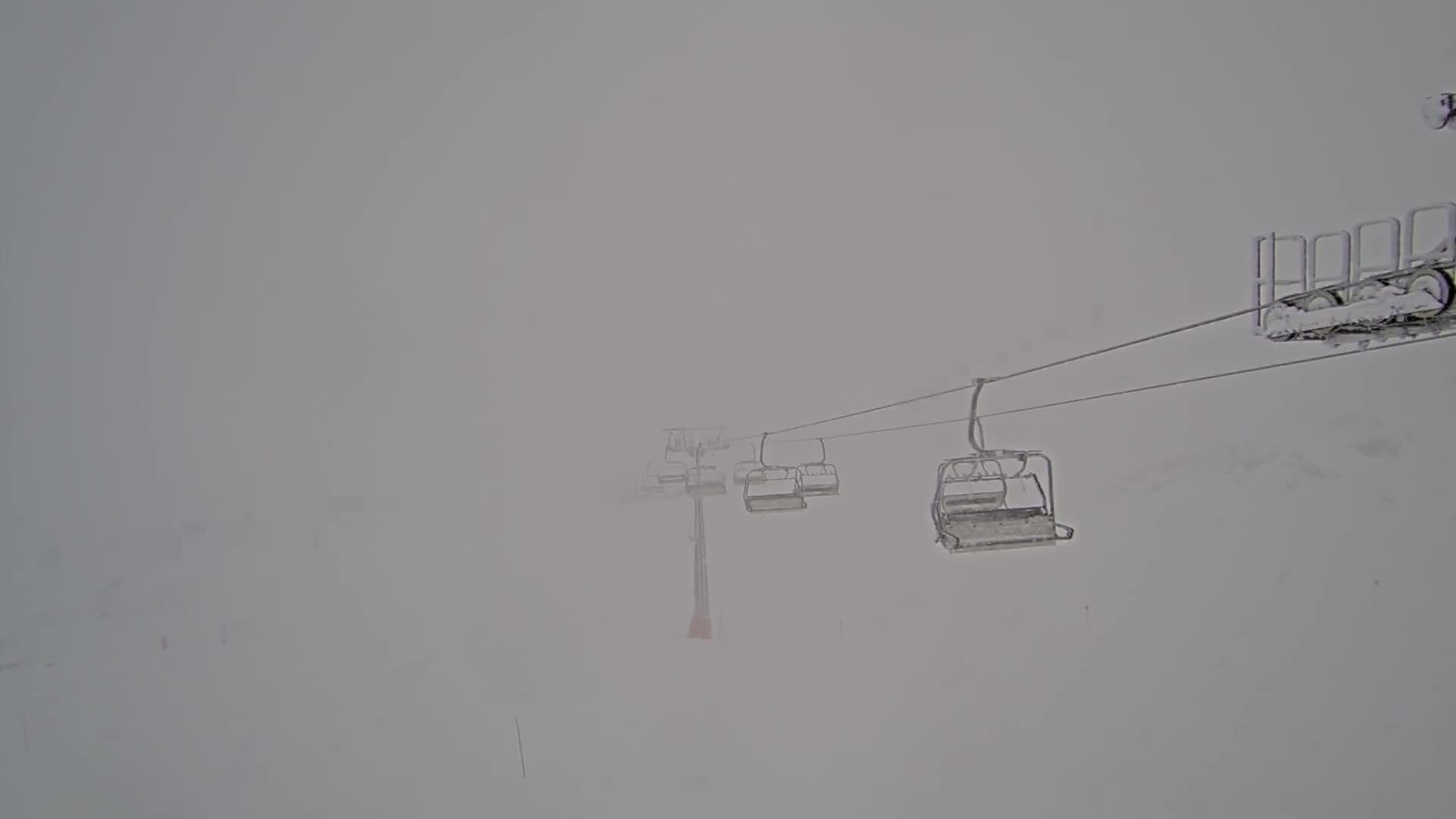 Arette La Pierre-Saint-Martin Summit Ski Slope & France - Spain Border Live Cam - Arette, Pyrenees-Atlantiques, Nouvelle-Aquitaine, France