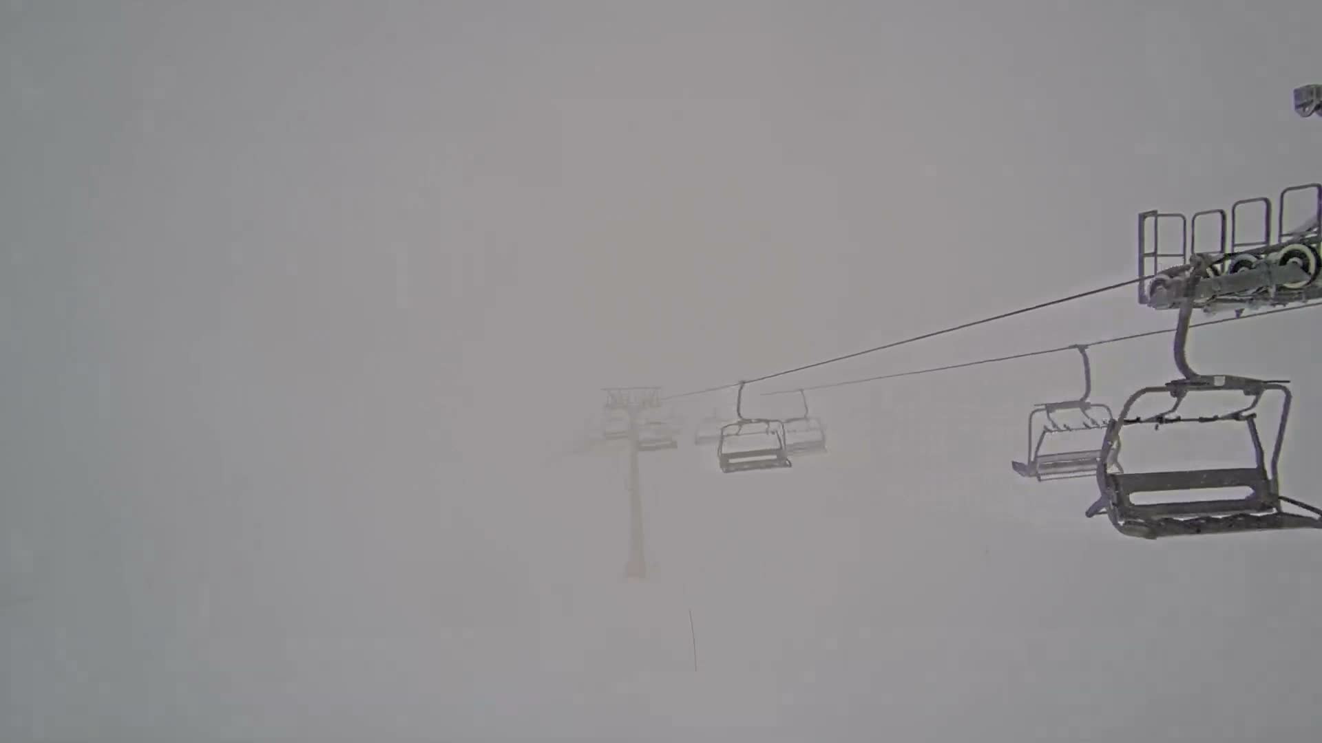 Arette La Pierre-Saint-Martin Summit Ski Slope & France - Spain Border Live Cam - Arette, Pyrenees-Atlantiques, Nouvelle-Aquitaine, France