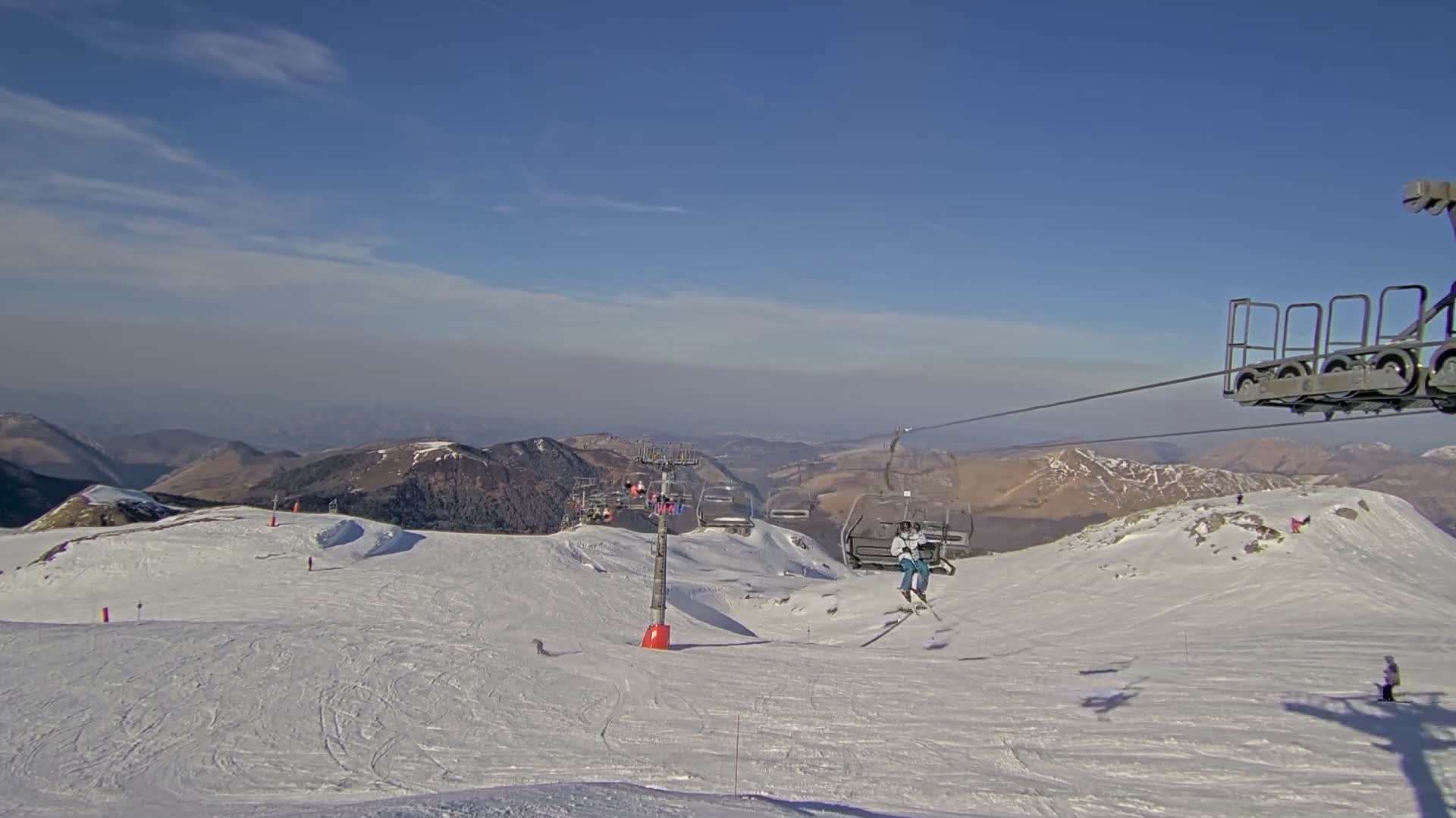 Arette La Pierre-Saint-Martin Summit Ski Slope & France - Spain Border Live Cam - Arette, Pyrenees-Atlantiques, Nouvelle-Aquitaine, France
