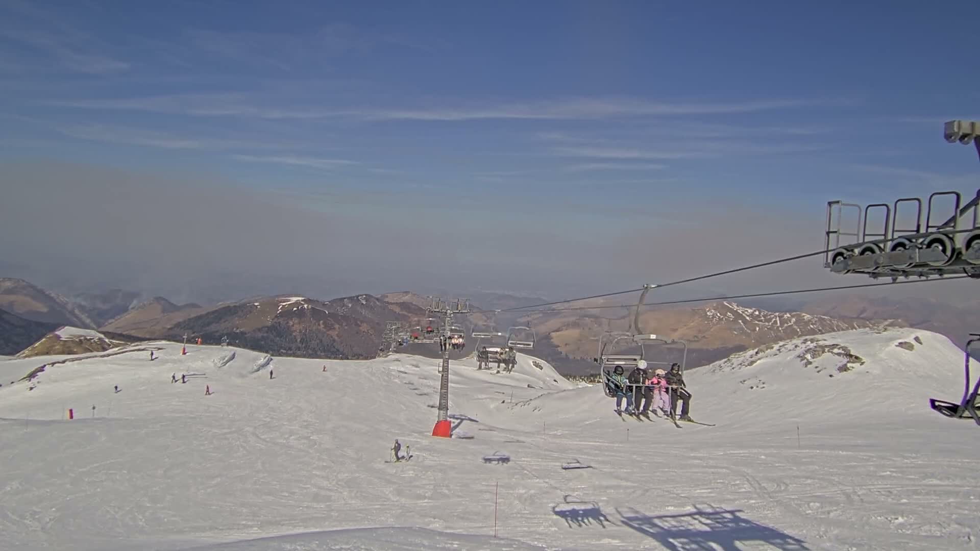 Arette La Pierre-Saint-Martin Summit Ski Slope & France - Spain Border Live Cam - Arette, Pyrenees-Atlantiques, Nouvelle-Aquitaine, France