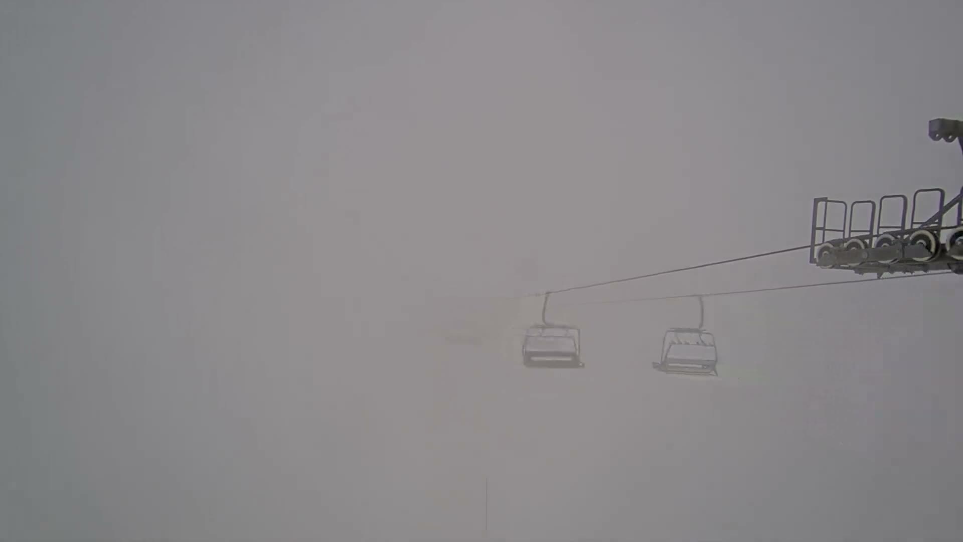 Arette La Pierre-Saint-Martin Summit Ski Slope & France - Spain Border Live Cam - Arette, Pyrenees-Atlantiques, Nouvelle-Aquitaine, France
