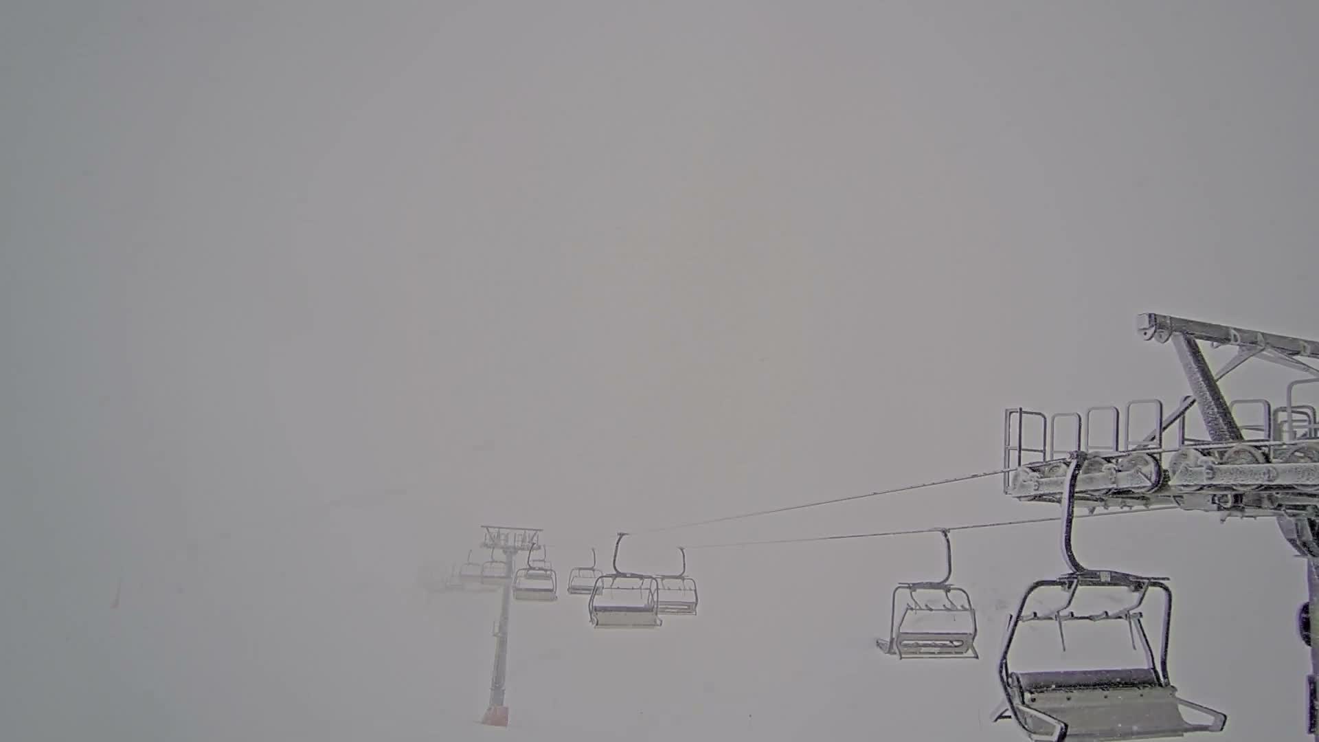 Arette La Pierre-Saint-Martin Summit Ski Slope & France - Spain Border Live Cam - Arette, Pyrenees-Atlantiques, Nouvelle-Aquitaine, France