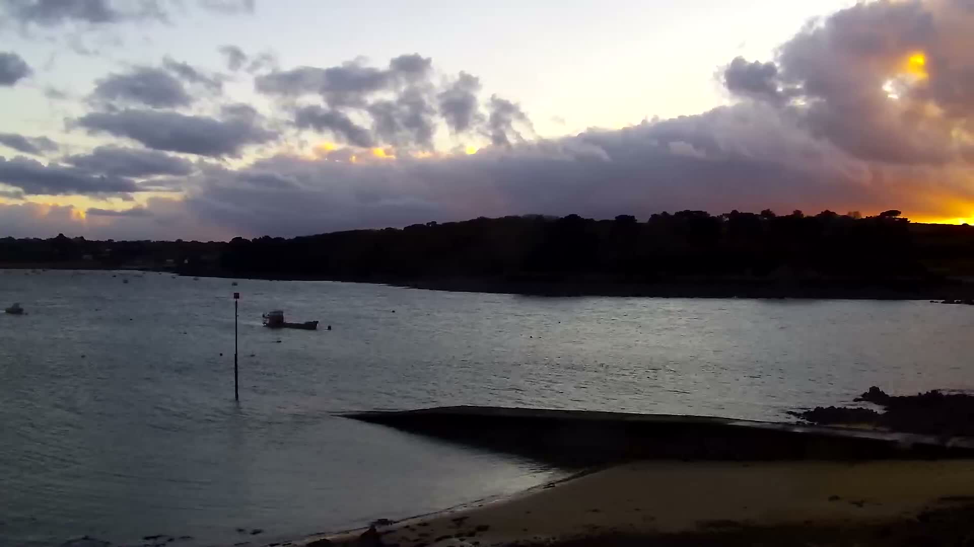 Plougasnou, Anse du Diben Cove Live Cam - Le Diben, Plougasnou, Morlaix, Finistere, Bretagne, France