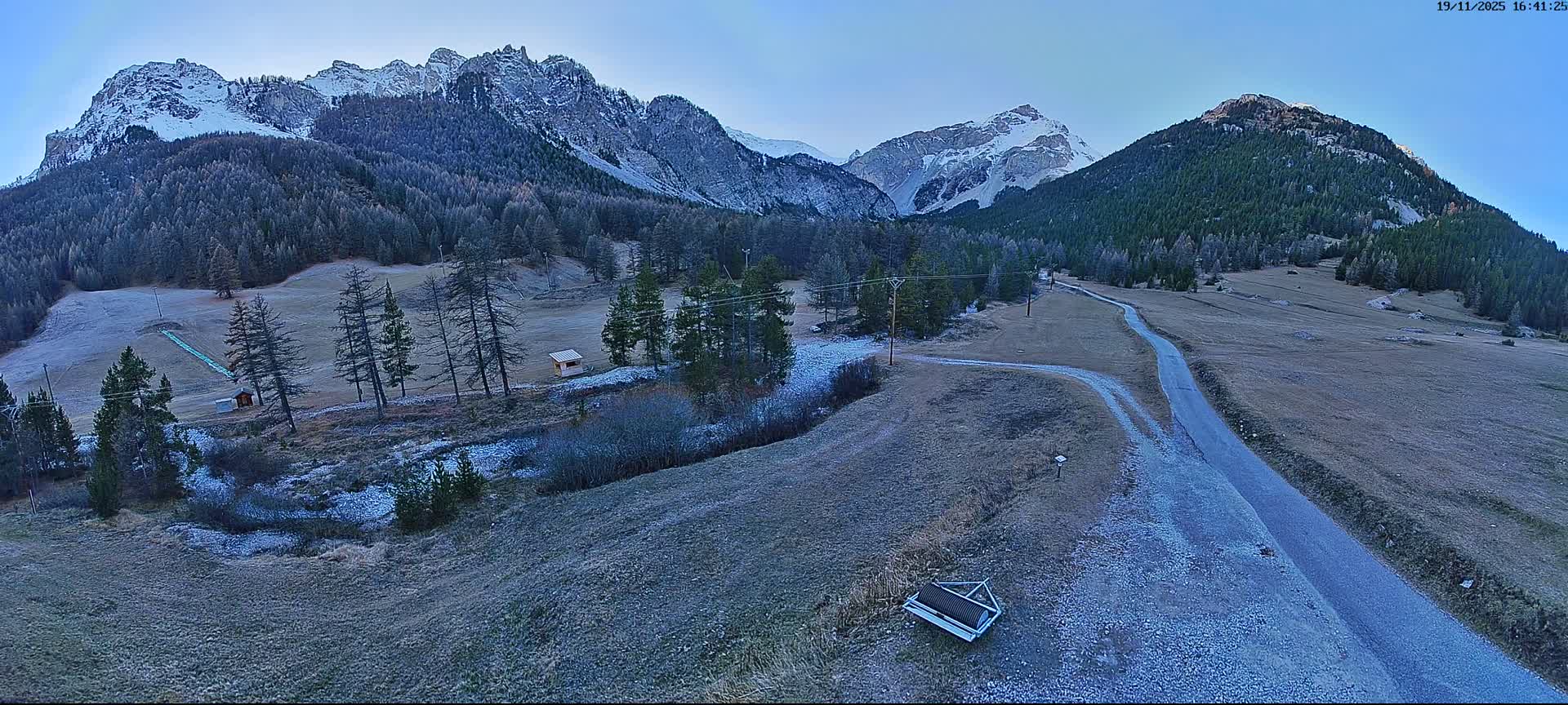 Arvieux Cross-Country Ski Center ( Foyer de ski de fond Arvieux) Live Cam - Brunissard, Arvieux, Briancon, Hautes-Alpes, Provence-Alpes-Cote d’Azur, France