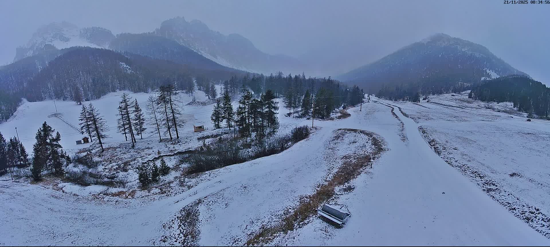 Arvieux Cross-Country Ski Center ( Foyer de ski de fond Arvieux) Live Cam - Brunissard, Arvieux, Briancon, Hautes-Alpes, Provence-Alpes-Cote d’Azur, France