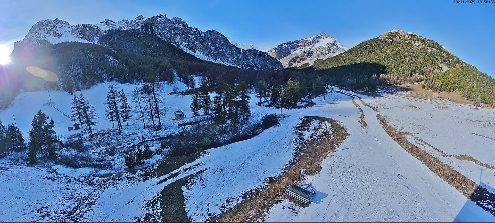 Arvieux Cross-Country Ski Center ( Foyer de ski de fond Arvieux) Live Cam - Brunissard, Arvieux, Briancon, Hautes-Alpes, Provence-Alpes-Cote d’Azur, France