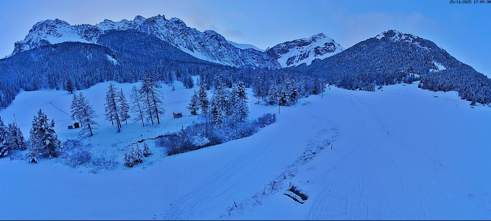 Arvieux Cross-Country Ski Center ( Foyer de ski de fond Arvieux) Live Cam - Brunissard, Arvieux, Briancon, Hautes-Alpes, Provence-Alpes-Cote d’Azur, France
