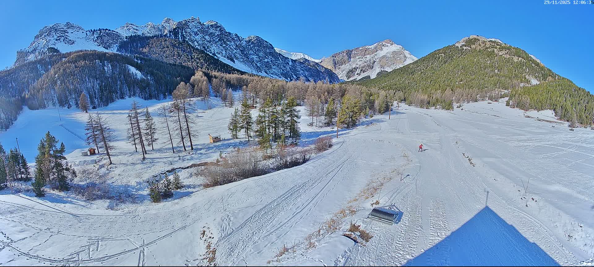 Arvieux Cross-Country Ski Center ( Foyer de ski de fond Arvieux) Live Cam - Brunissard, Arvieux, Briancon, Hautes-Alpes, Provence-Alpes-Cote d’Azur, France